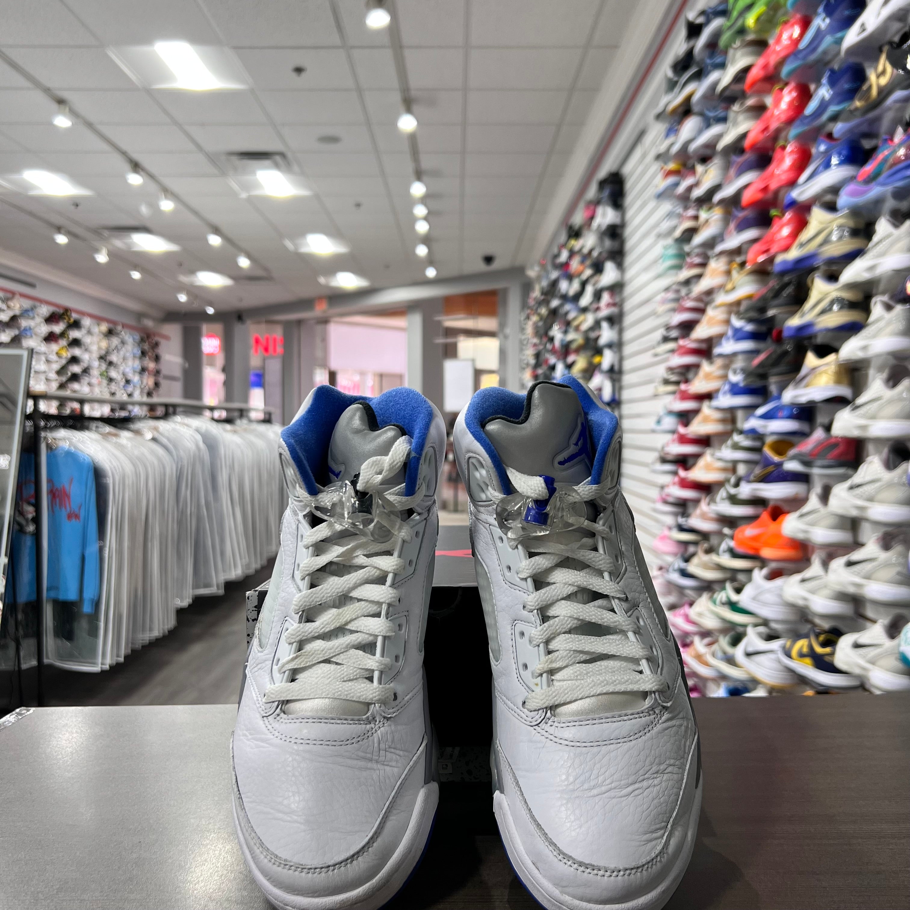 Jordan Retro 5 Men's White Stealth (Lightly Worn)