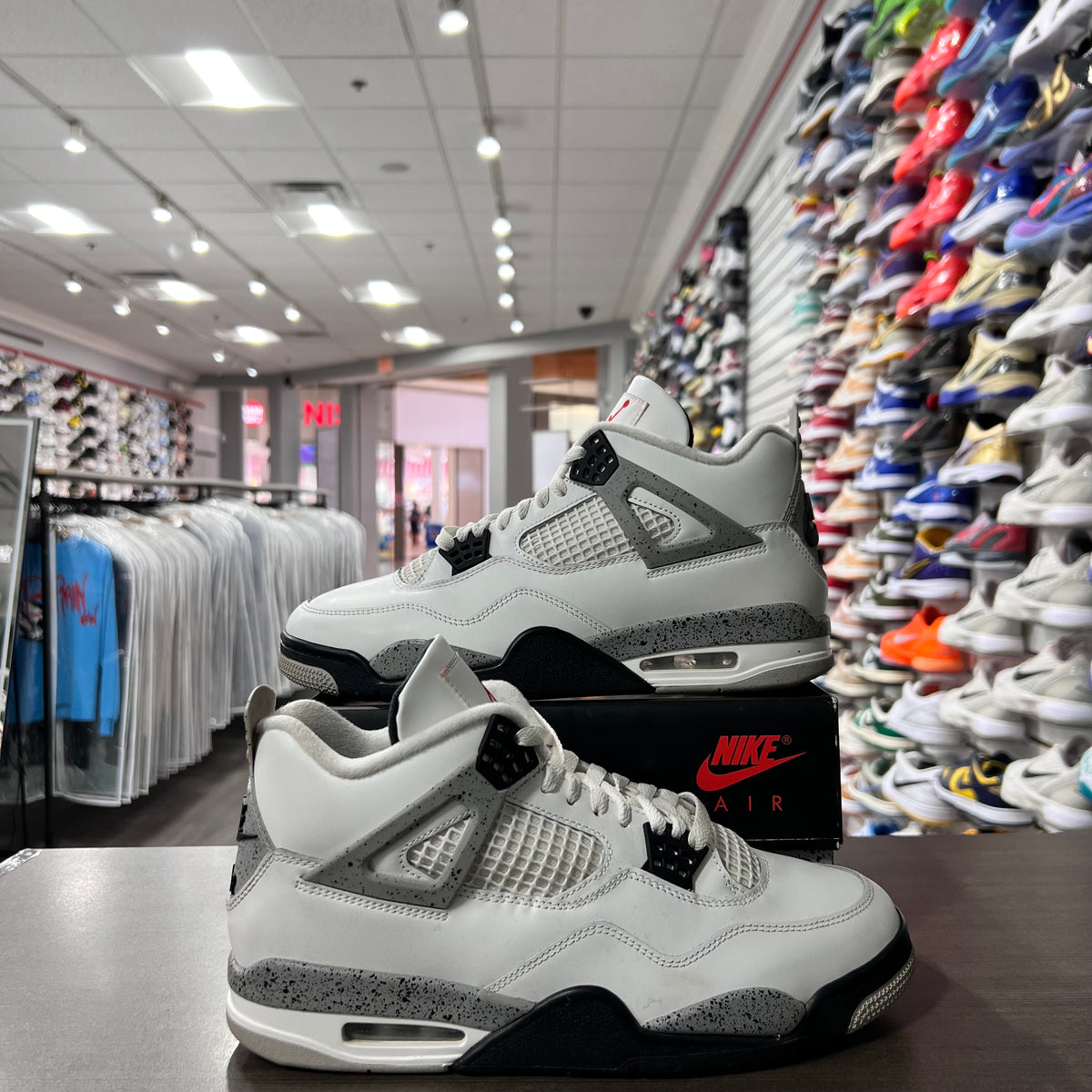 Jordan Retro 4 Mens White Cement (Lightly Worn)