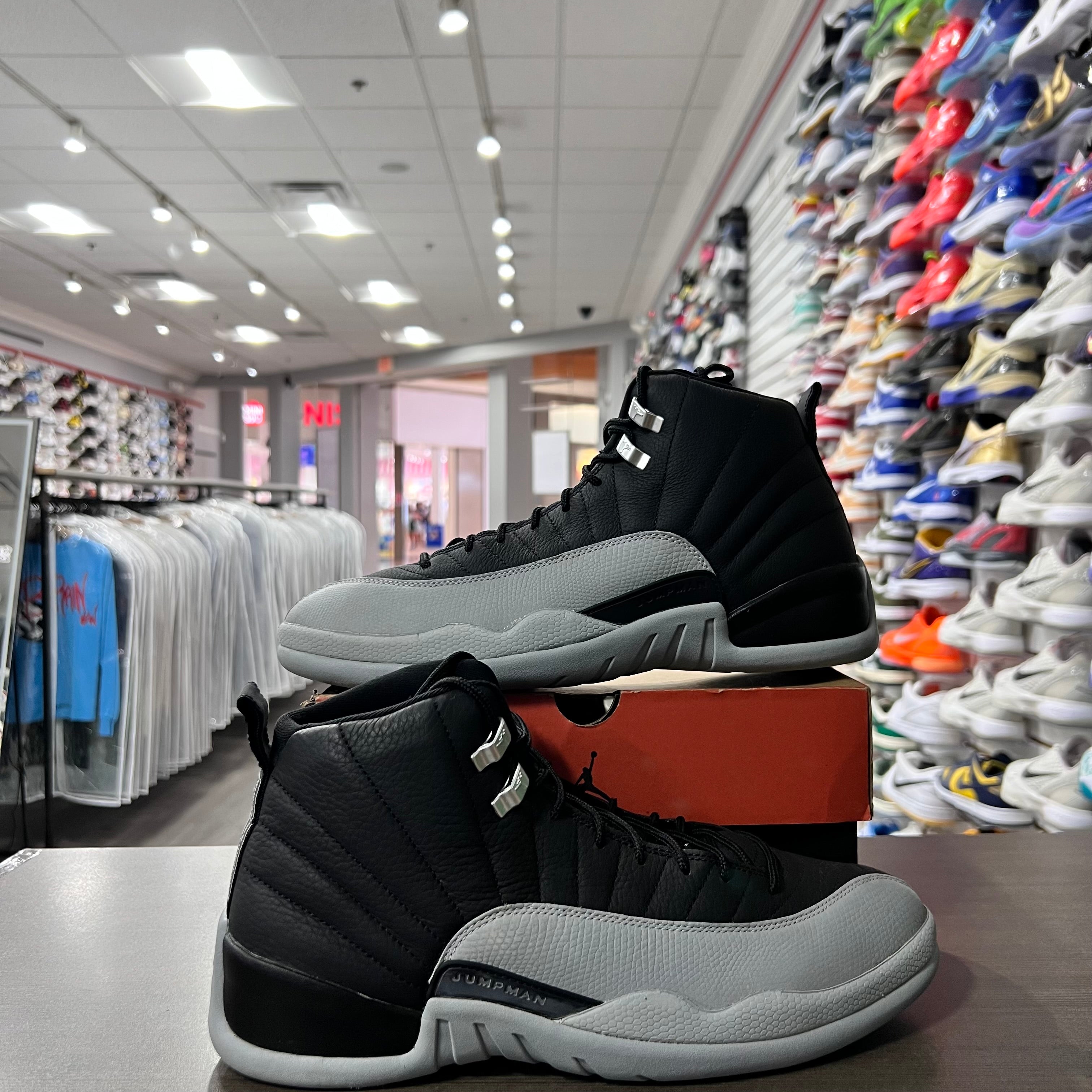 Jordan Retro 12 Mens Barons (Lightly Worn)