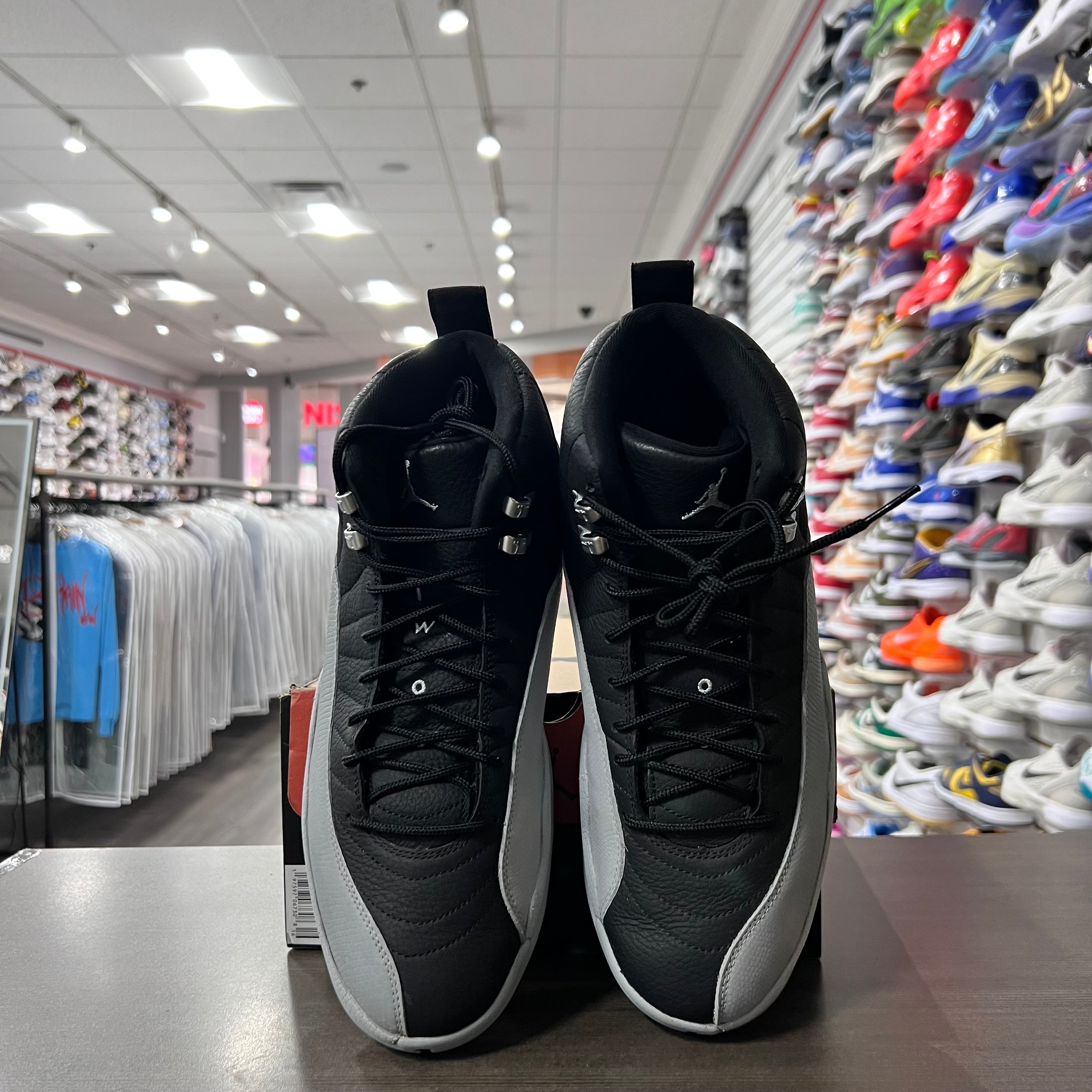 Jordan Retro 12 Mens Barons (Lightly Worn)