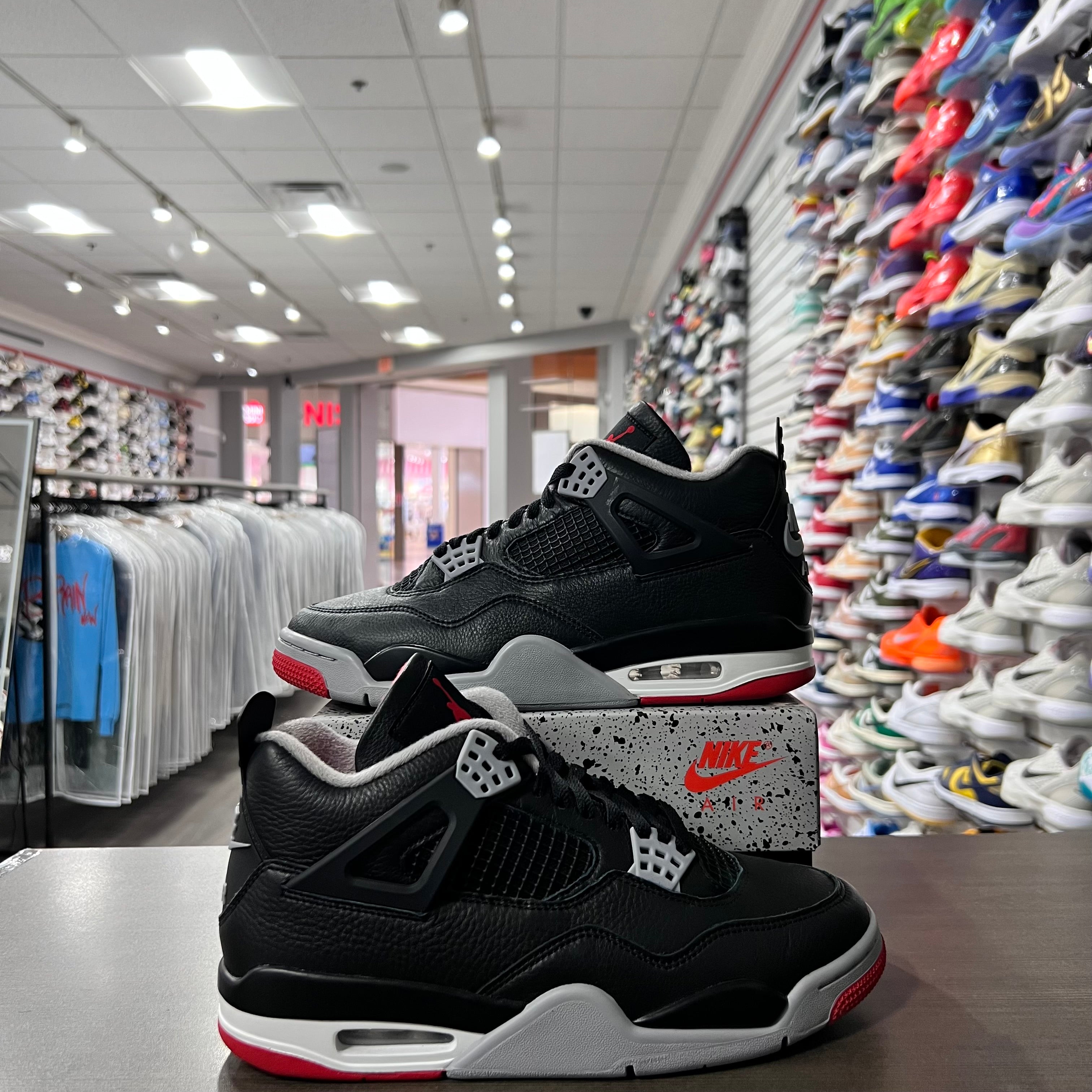 Jordan Retro 4 Mens Bred Reimagined (Lightly Worn)