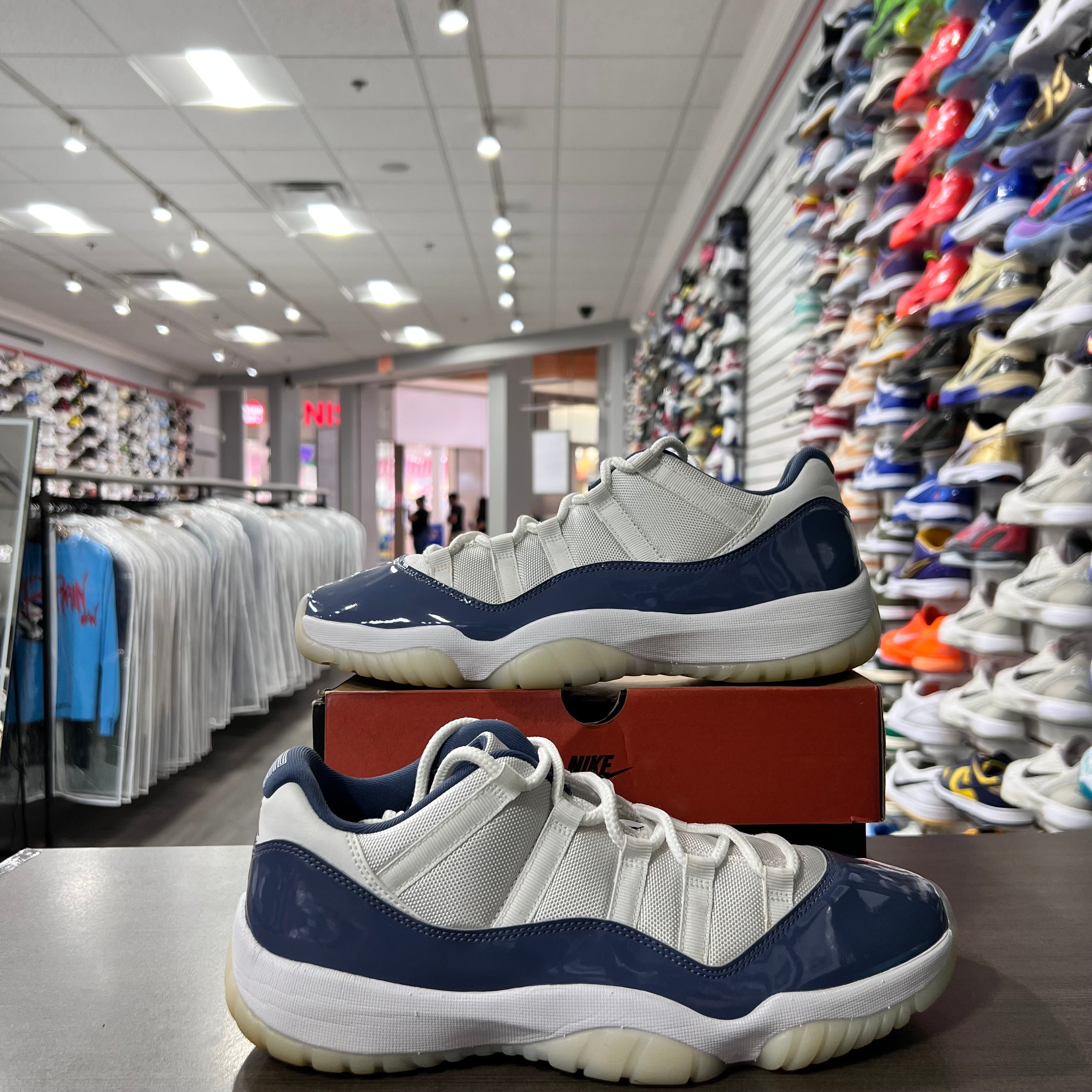 Jordan Retro 11 Low Men's Diffused Blue (Lightly Worn)