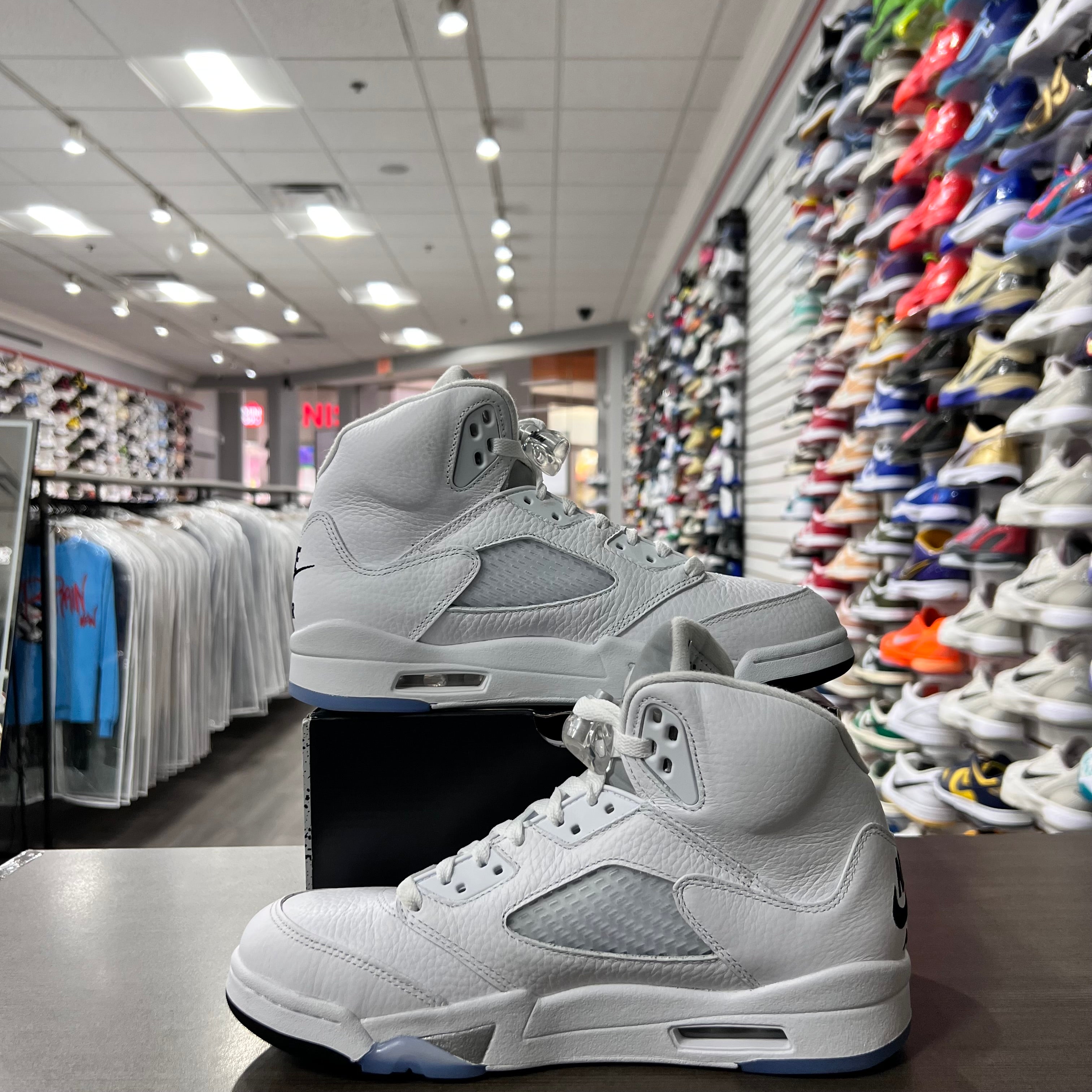 Jordan Retro 5 Men's White Metallic (Lightly Worn)