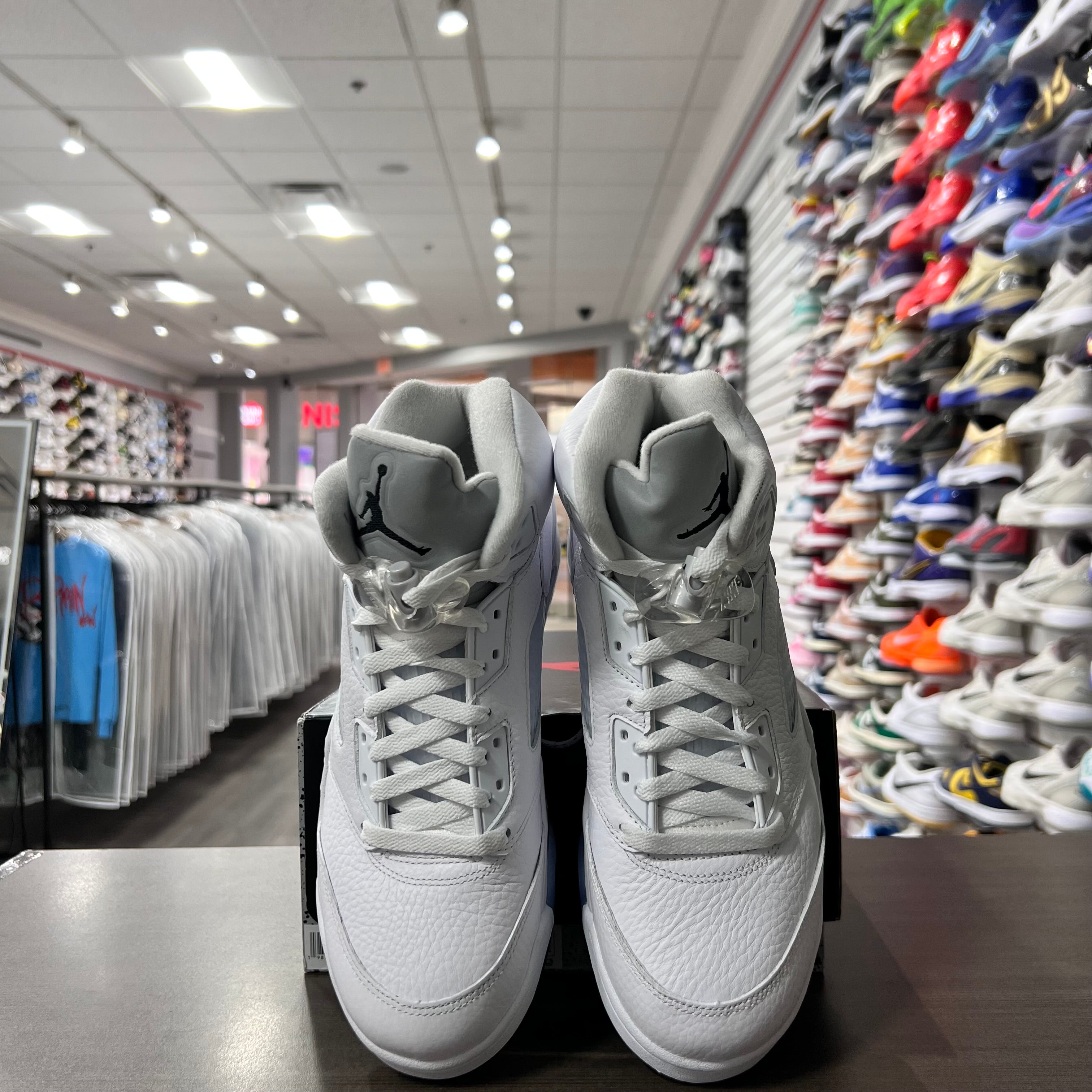 Jordan Retro 5 Men's White Metallic (Lightly Worn)