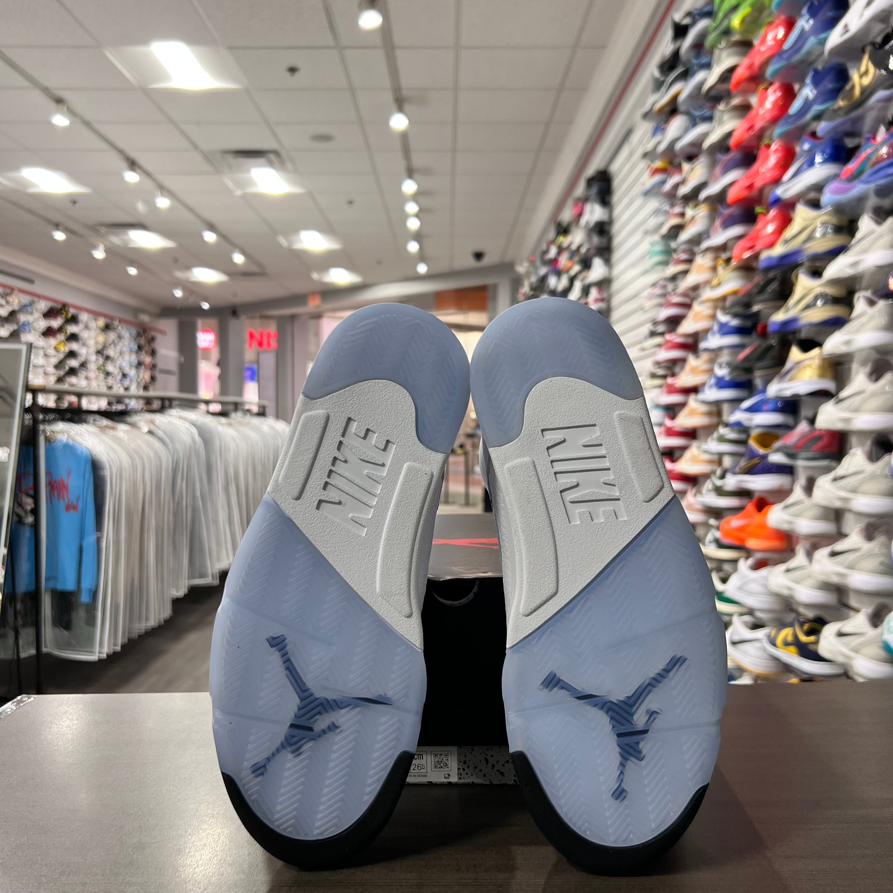Jordan Retro 5 Men's White Metallic (Lightly Worn)