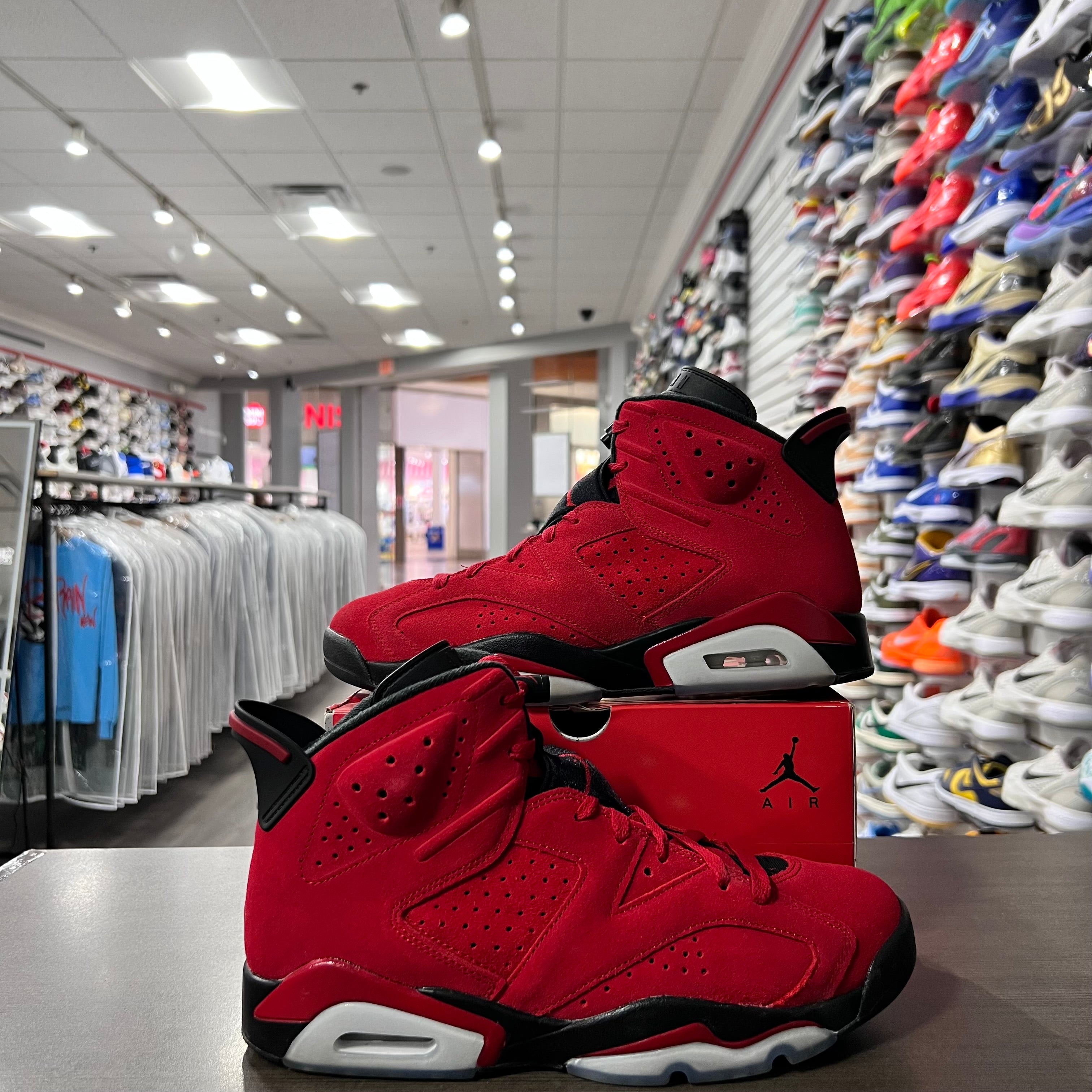 Jordan Retro 6 Mens Toro Bravo (Lightly Worn)