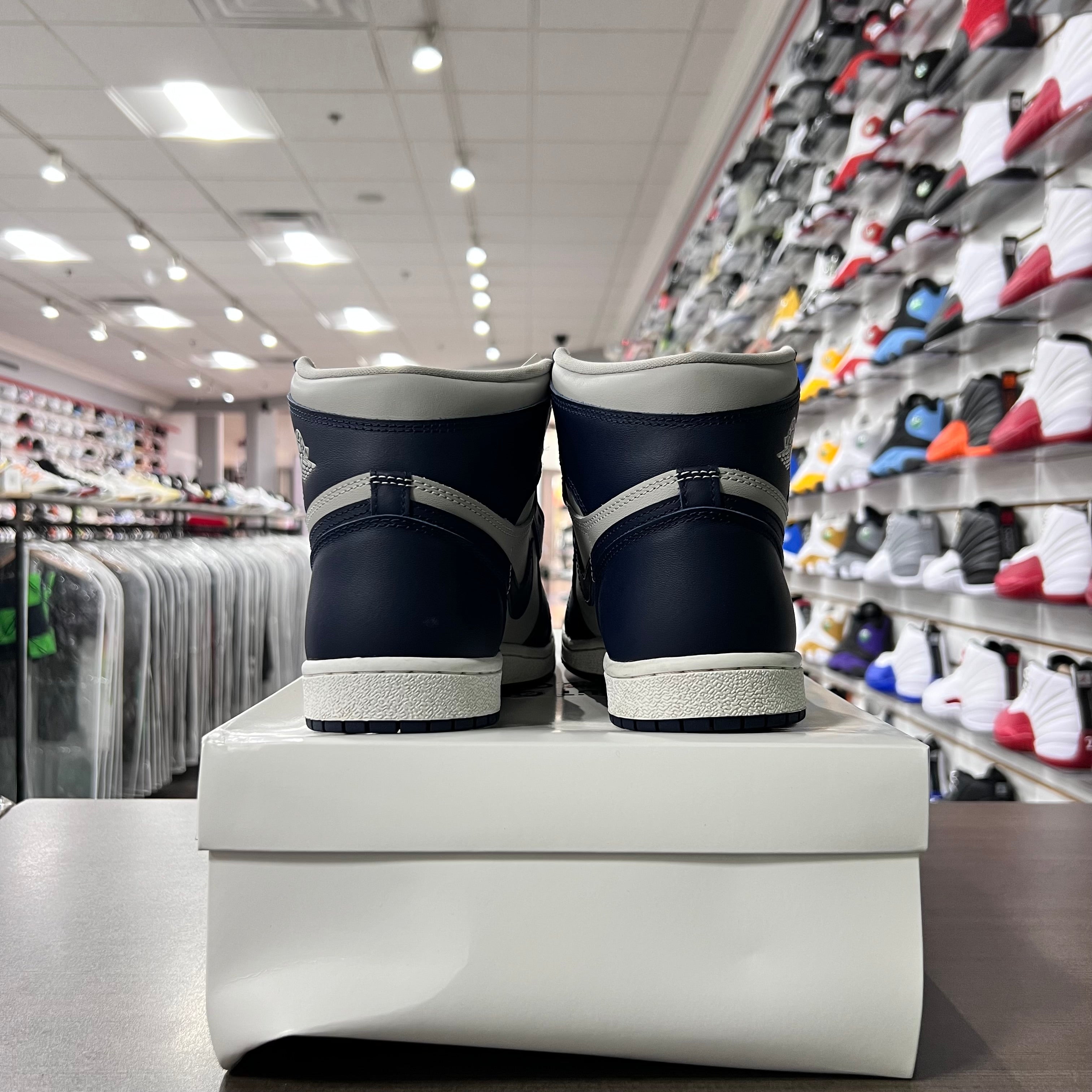 Jordan Retro 1 High 85' Men Georgetown (Lightly Worn + No Box)