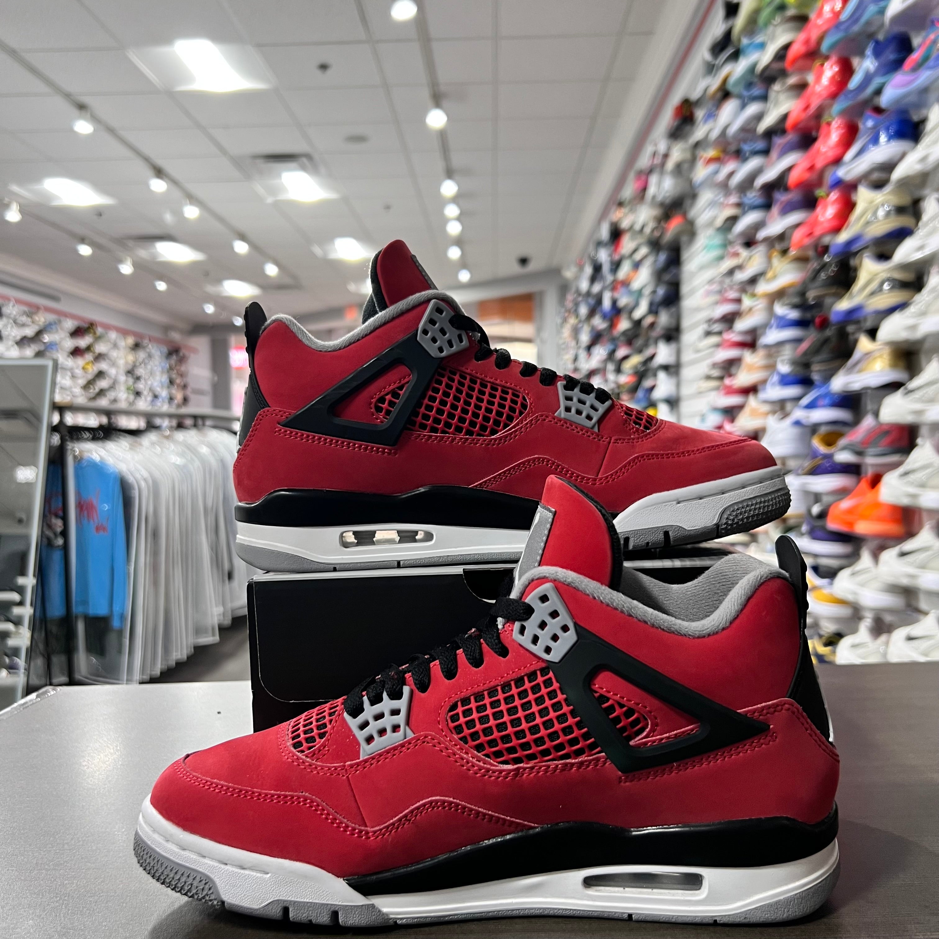 Jordan Retro 4 Mens Toro Bravo (Lightly Worn)
