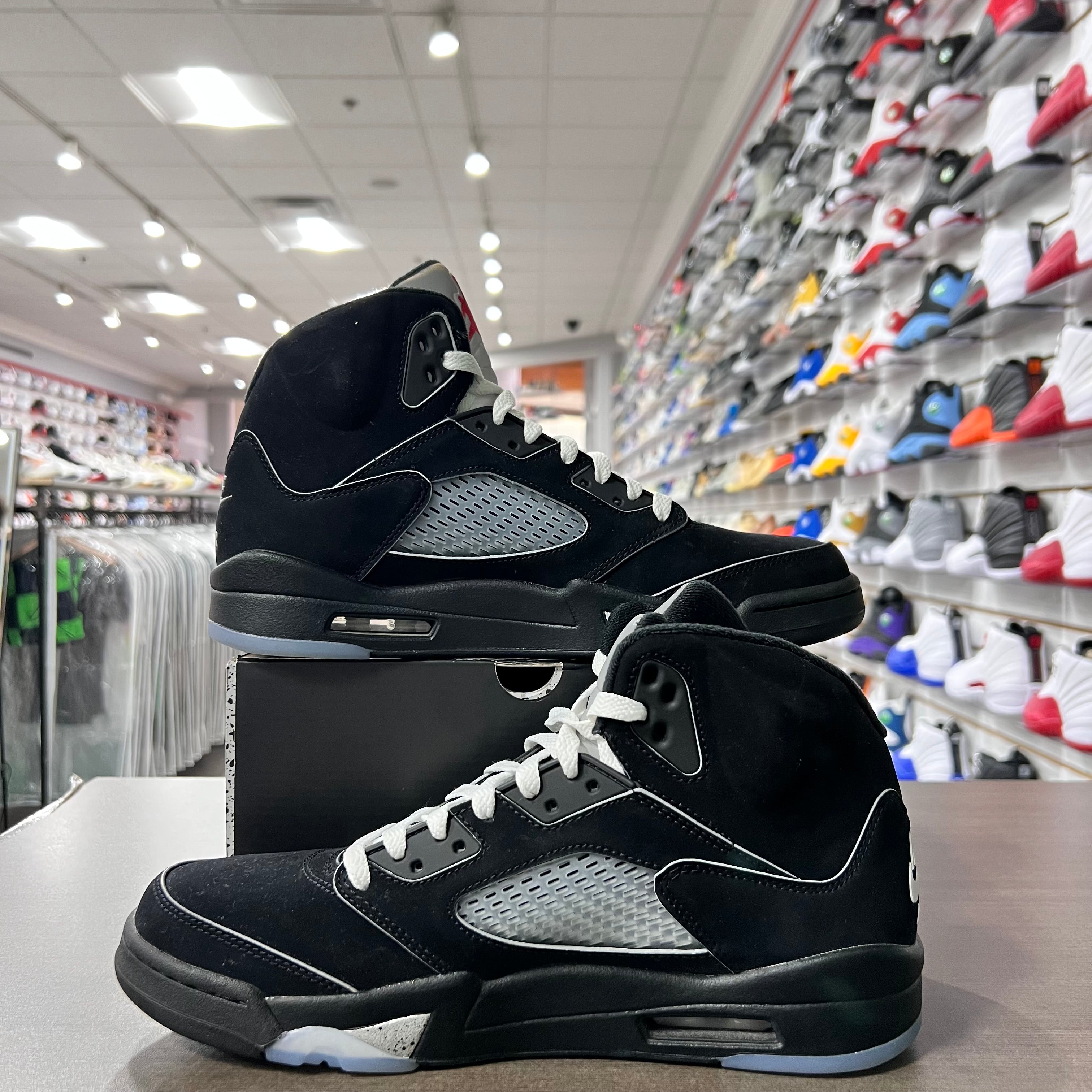 Jordan Retro 5 Mens Black Metallic Reimagined (Lightly Worn)