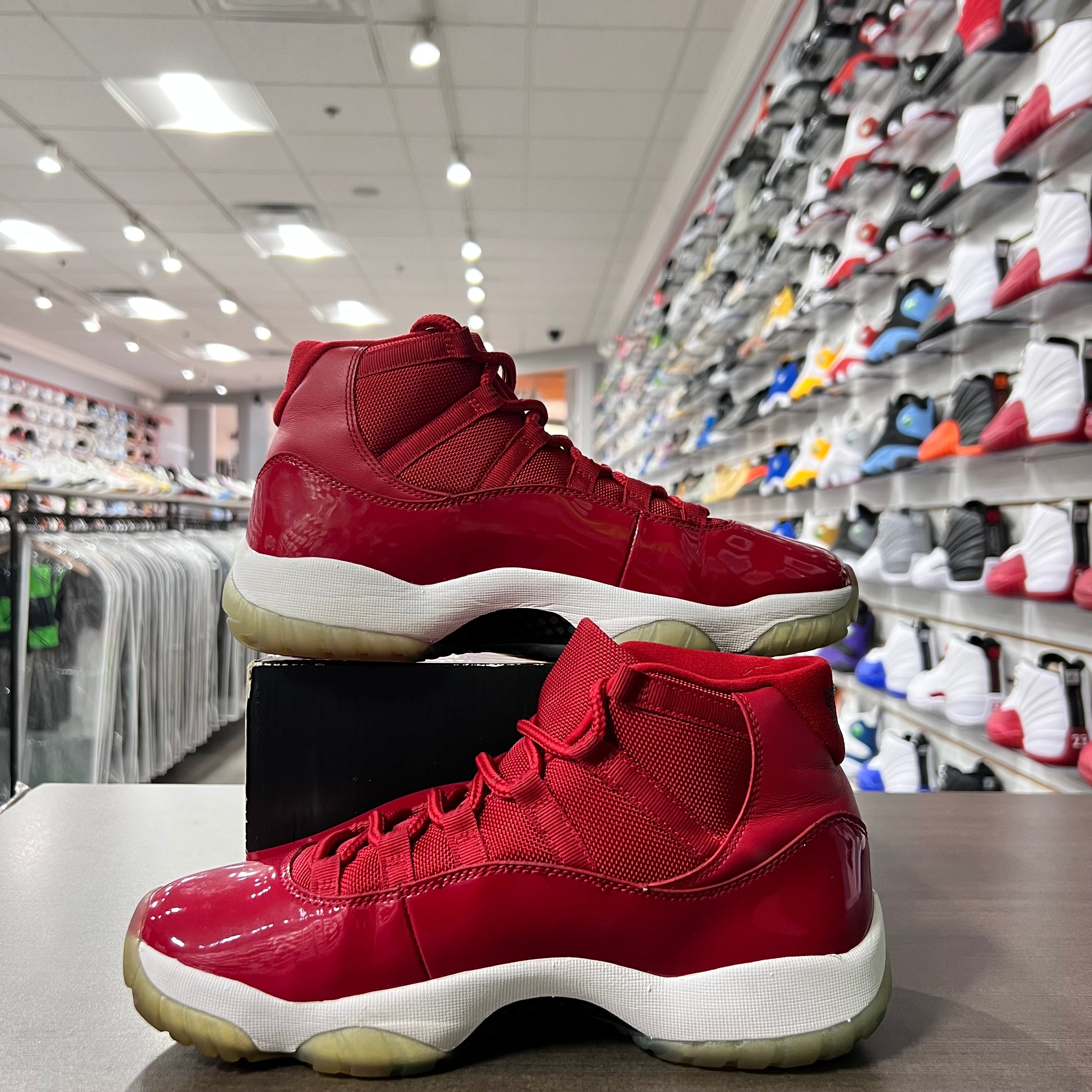 Jordan Retro 11 Mens Win Like 96 (Lightly Worn)