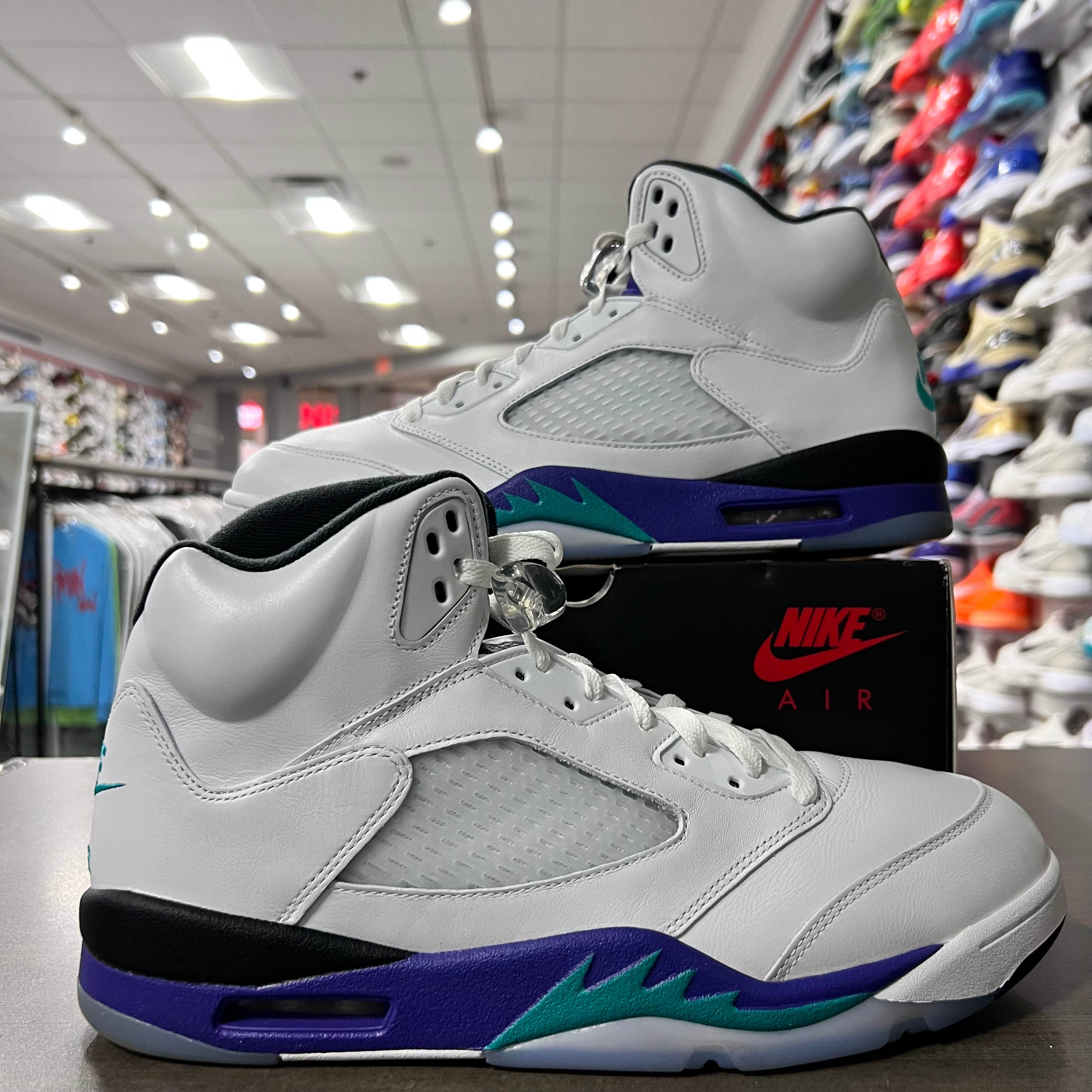 Jordan Retro 5 Mens Grape (Lightly Worn)