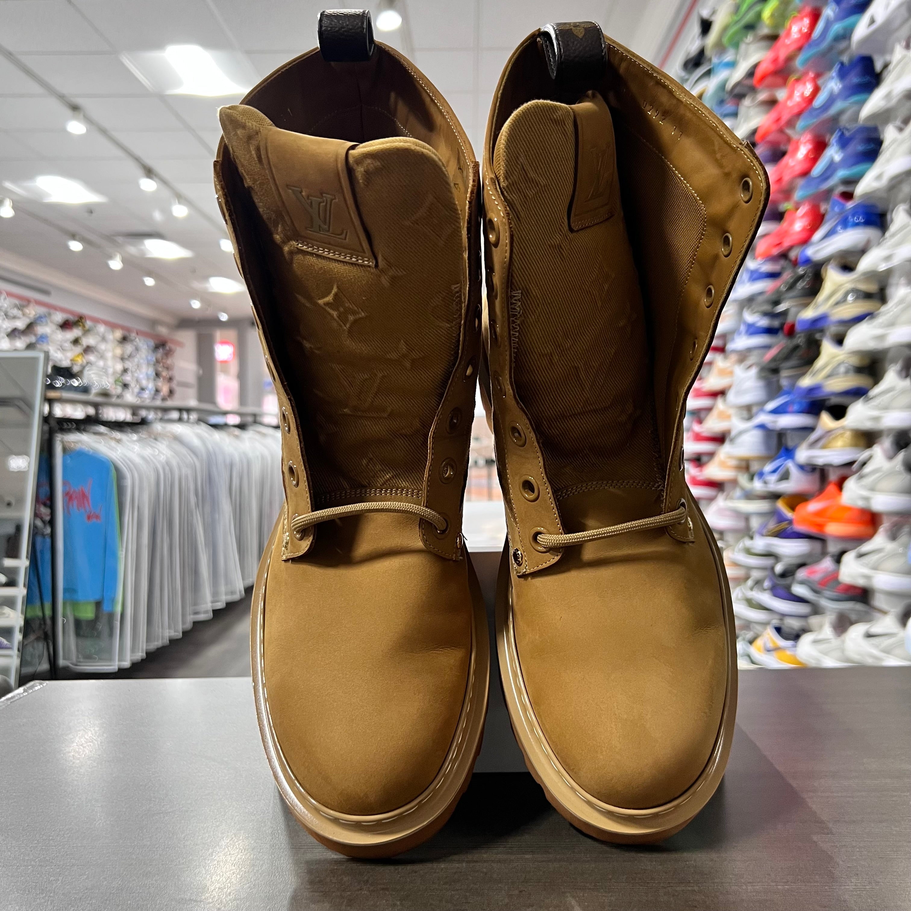 Louis Vuitton Ranger Boots beige (Replacement Box)
