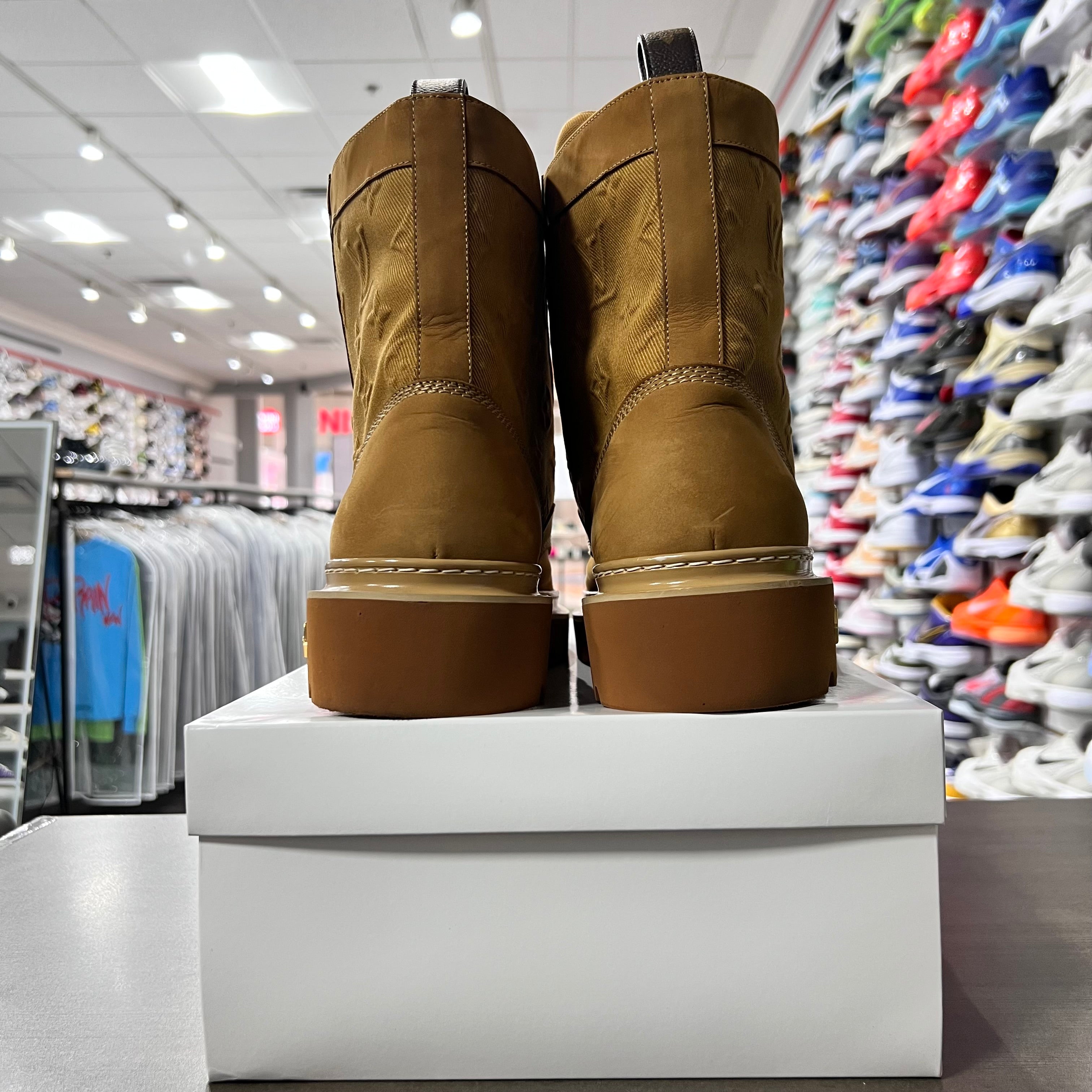 Louis Vuitton Ranger Boots beige (Replacement Box)