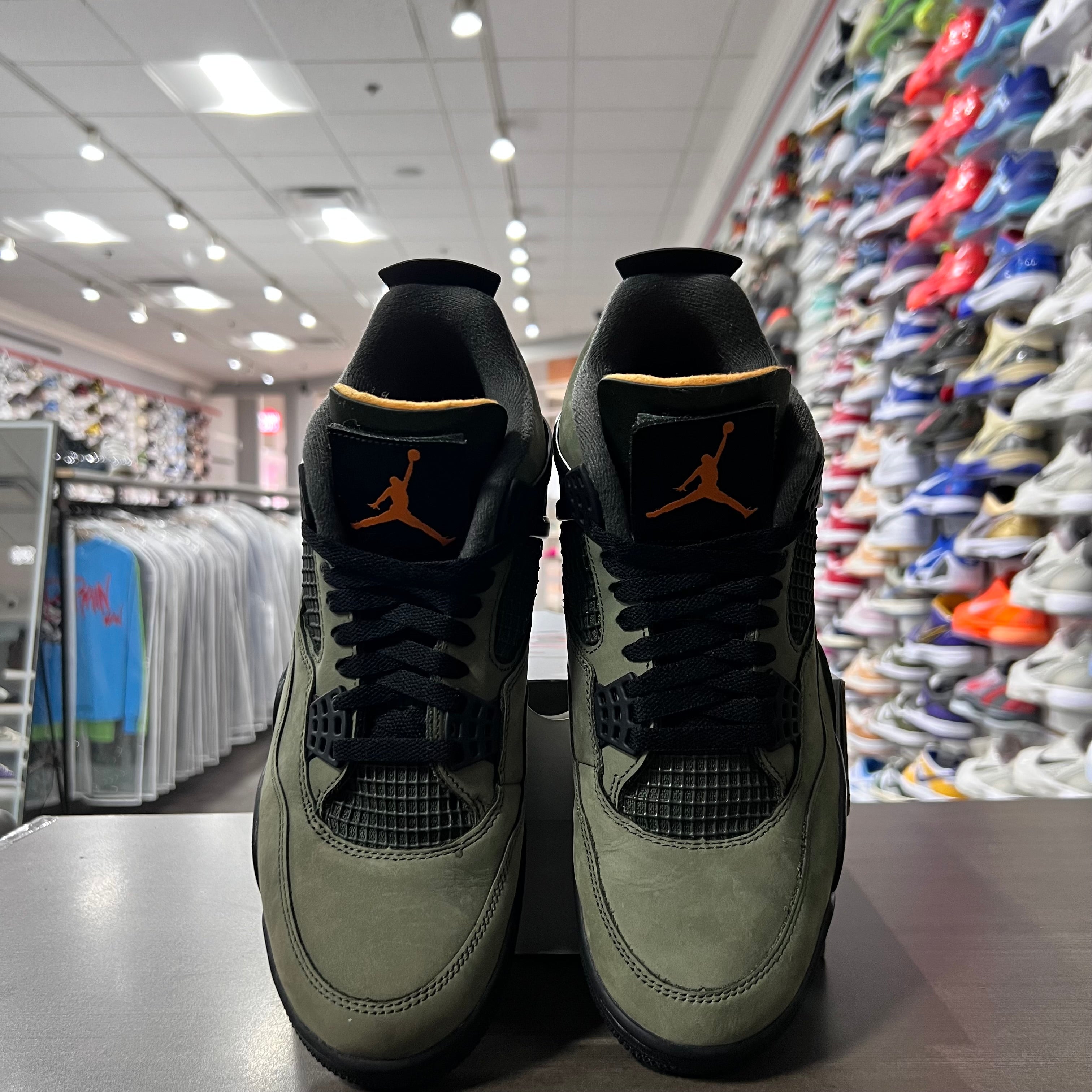 Jordan Retro 4 Mens Undefeated (Lightly Worn)
