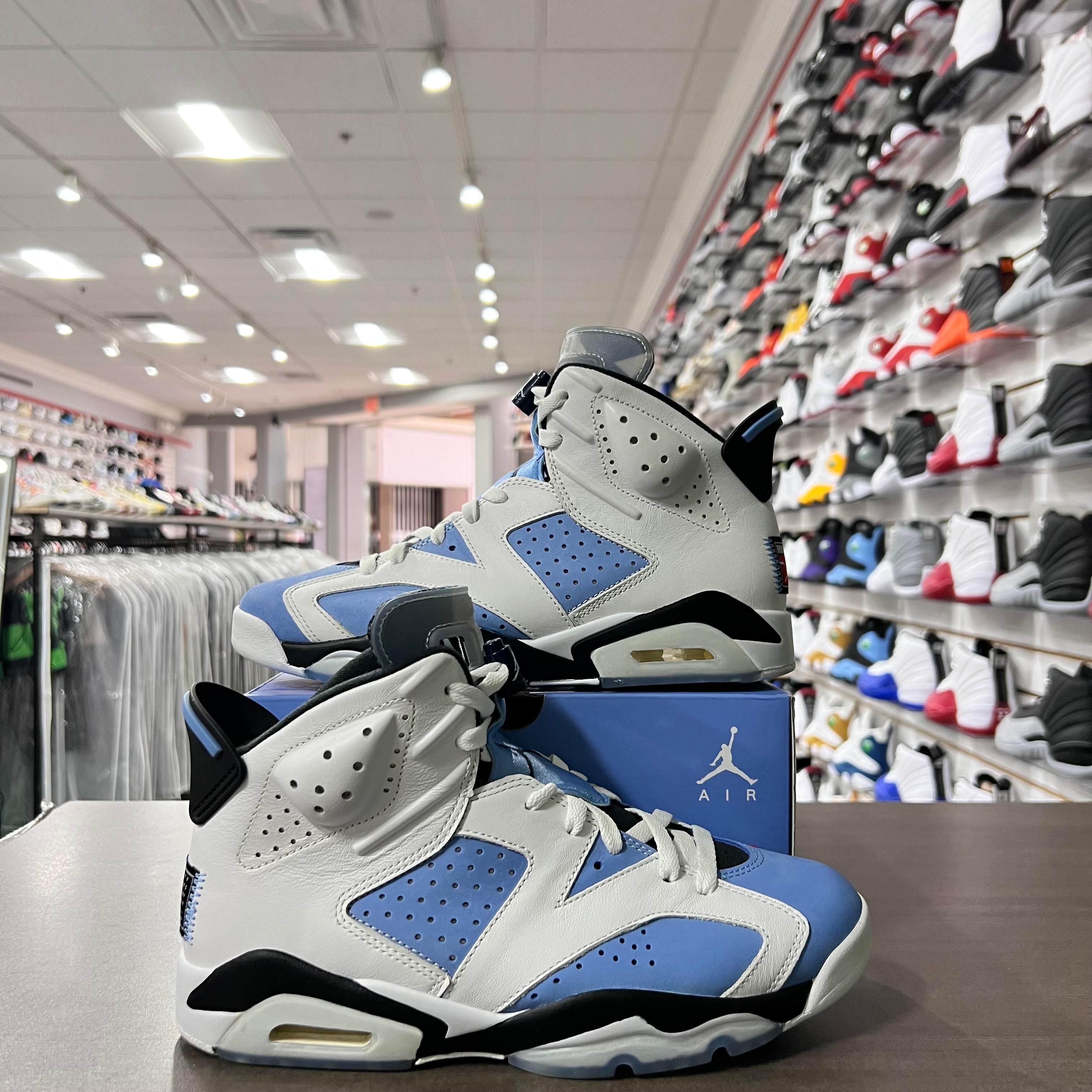 Jordan Retro 6 Mens UNC White (Lightly Worn)