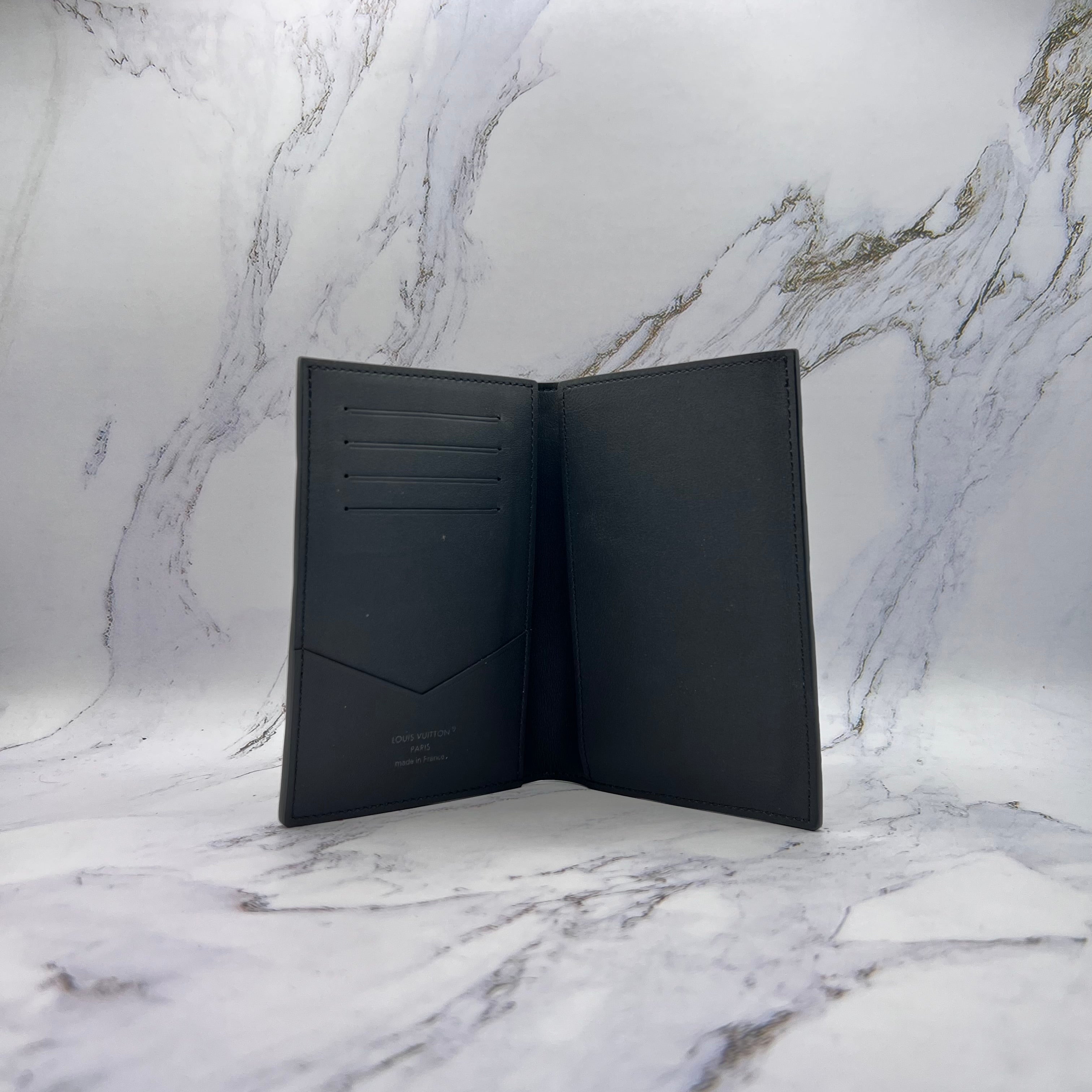 Loui Vuitton Monogram Shadow Passport Cover