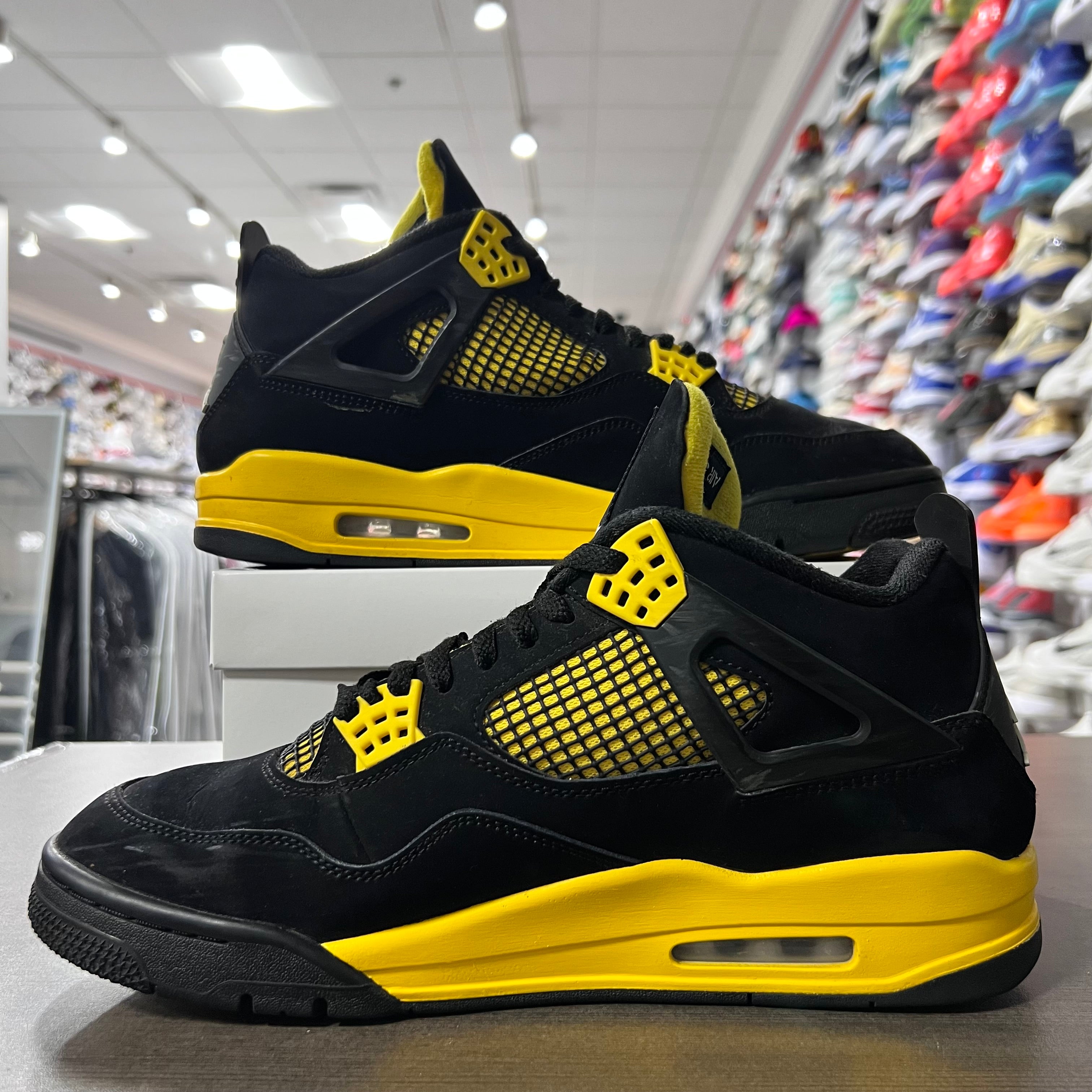 Jordan Retro 4 Mens Thunder (Lightly Worn+Replacement Box)