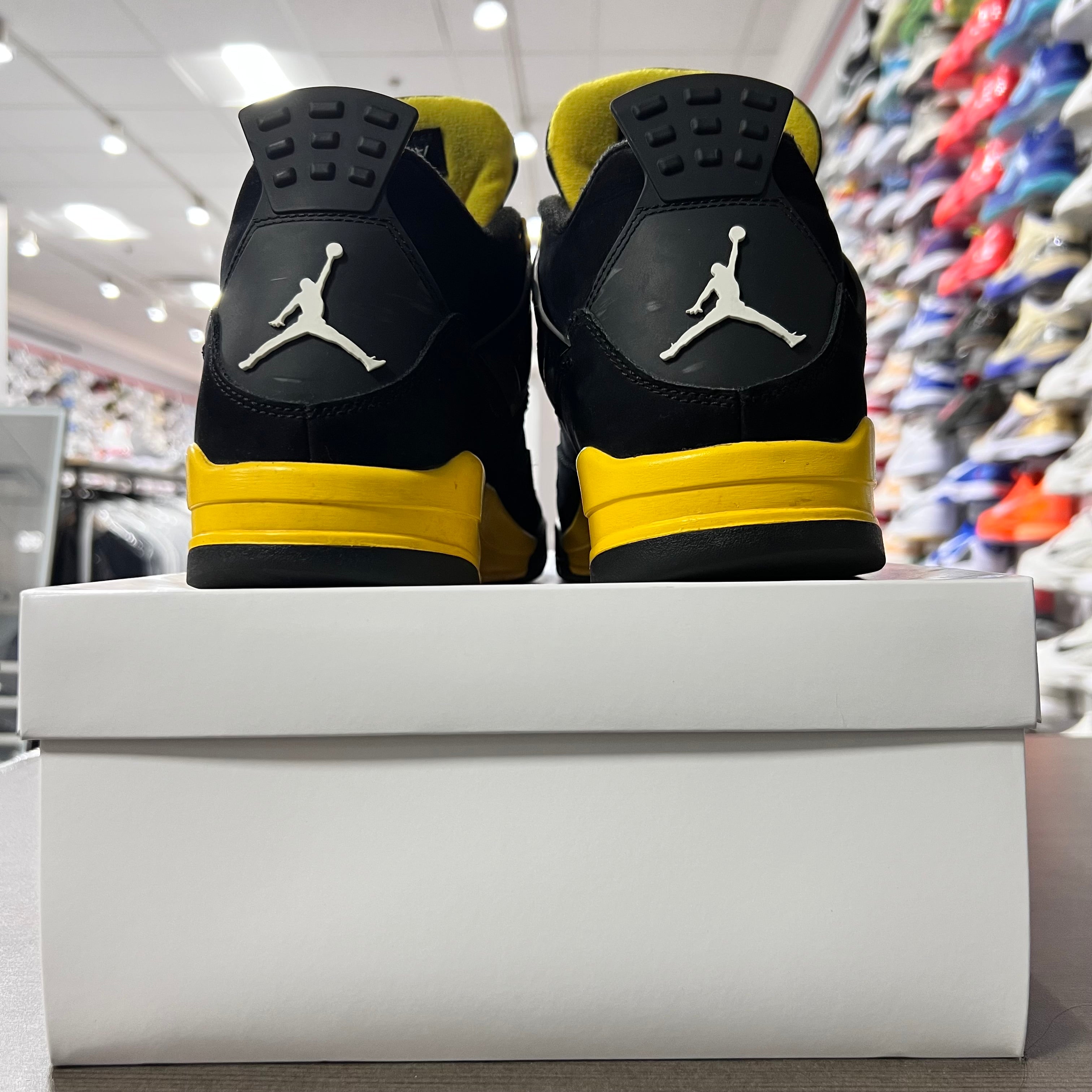 Jordan Retro 4 Mens Thunder (Lightly Worn+Replacement Box)