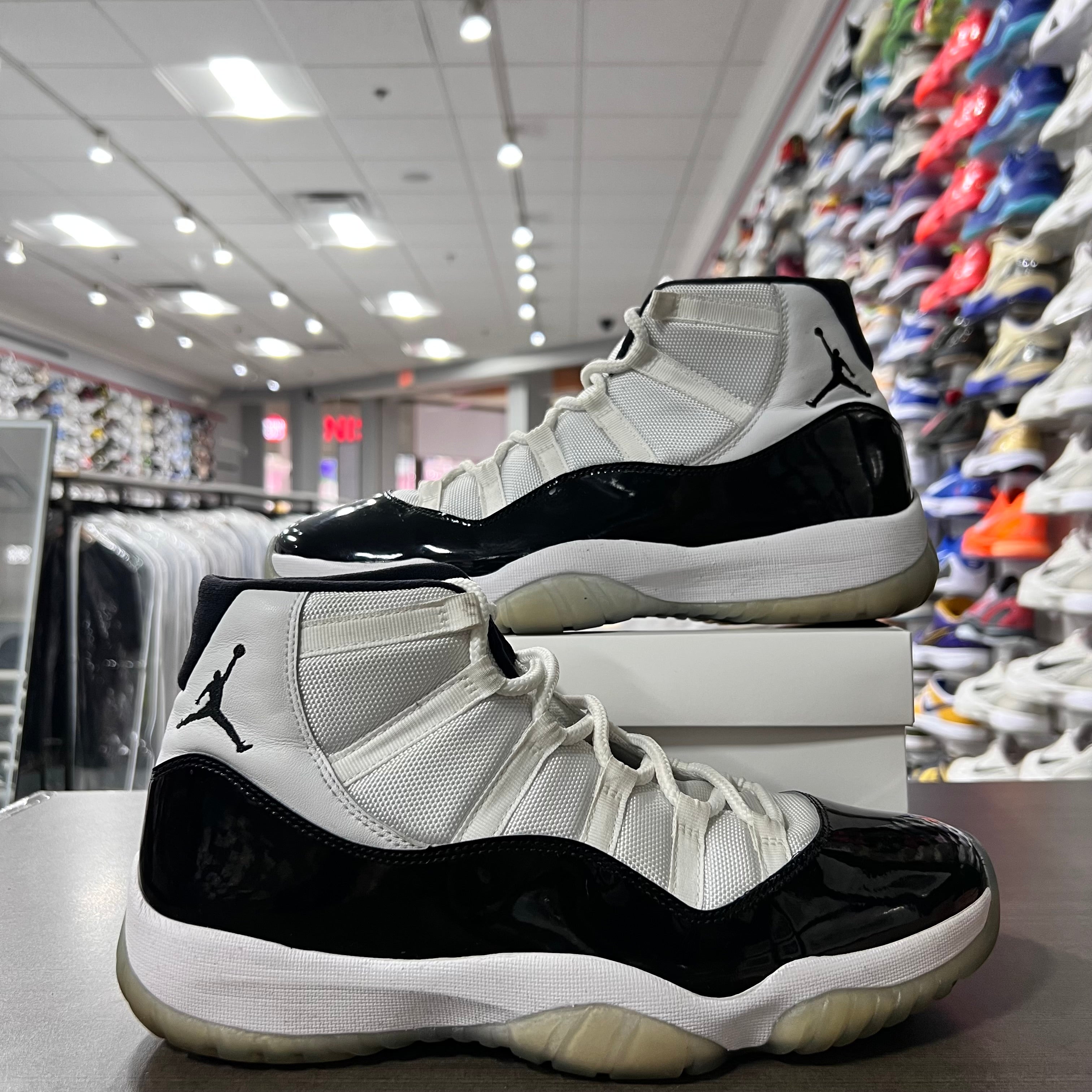 Jordan Retro 11 Mens Concord (Lightly Worn)