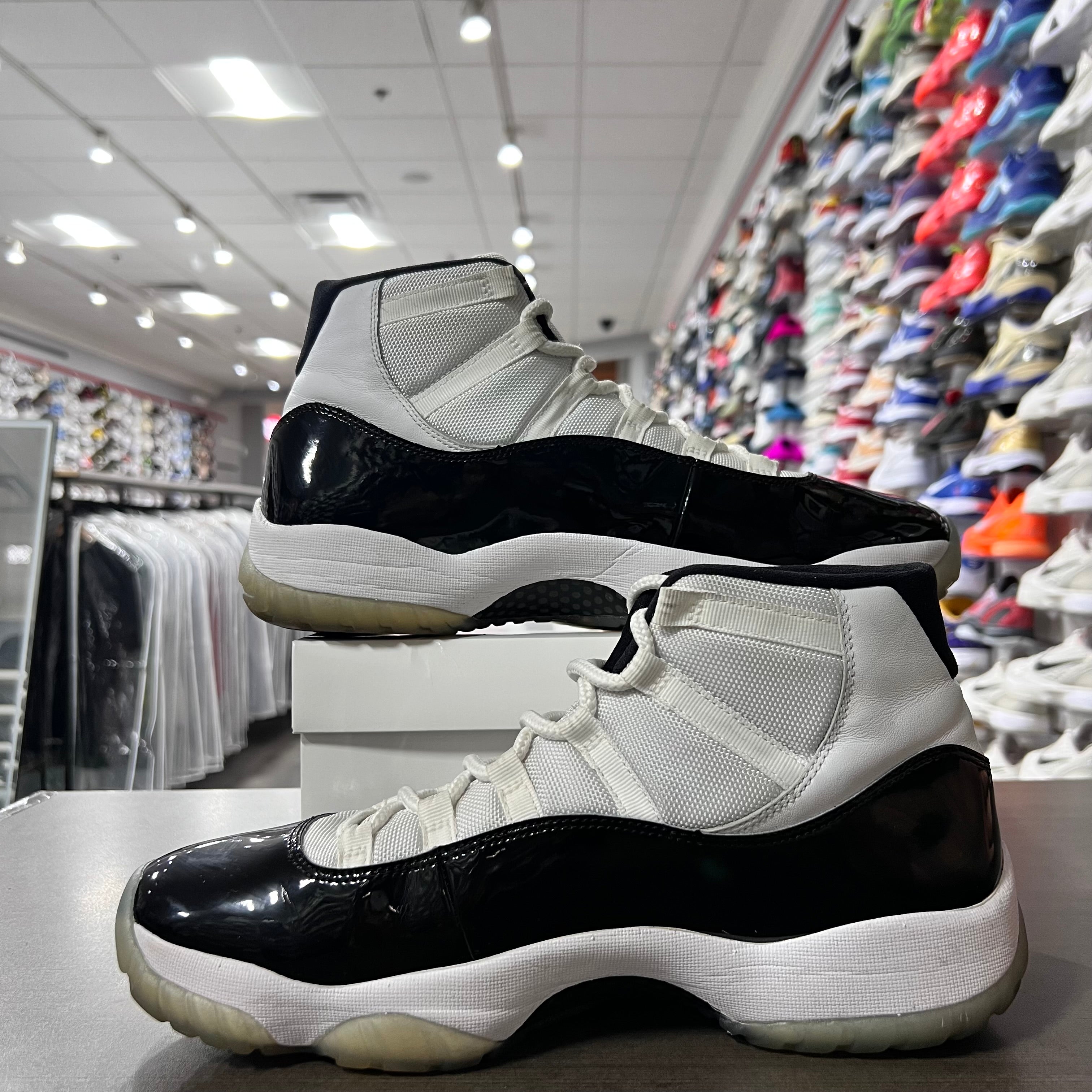 Jordan Retro 11 Mens Concord (Lightly Worn)