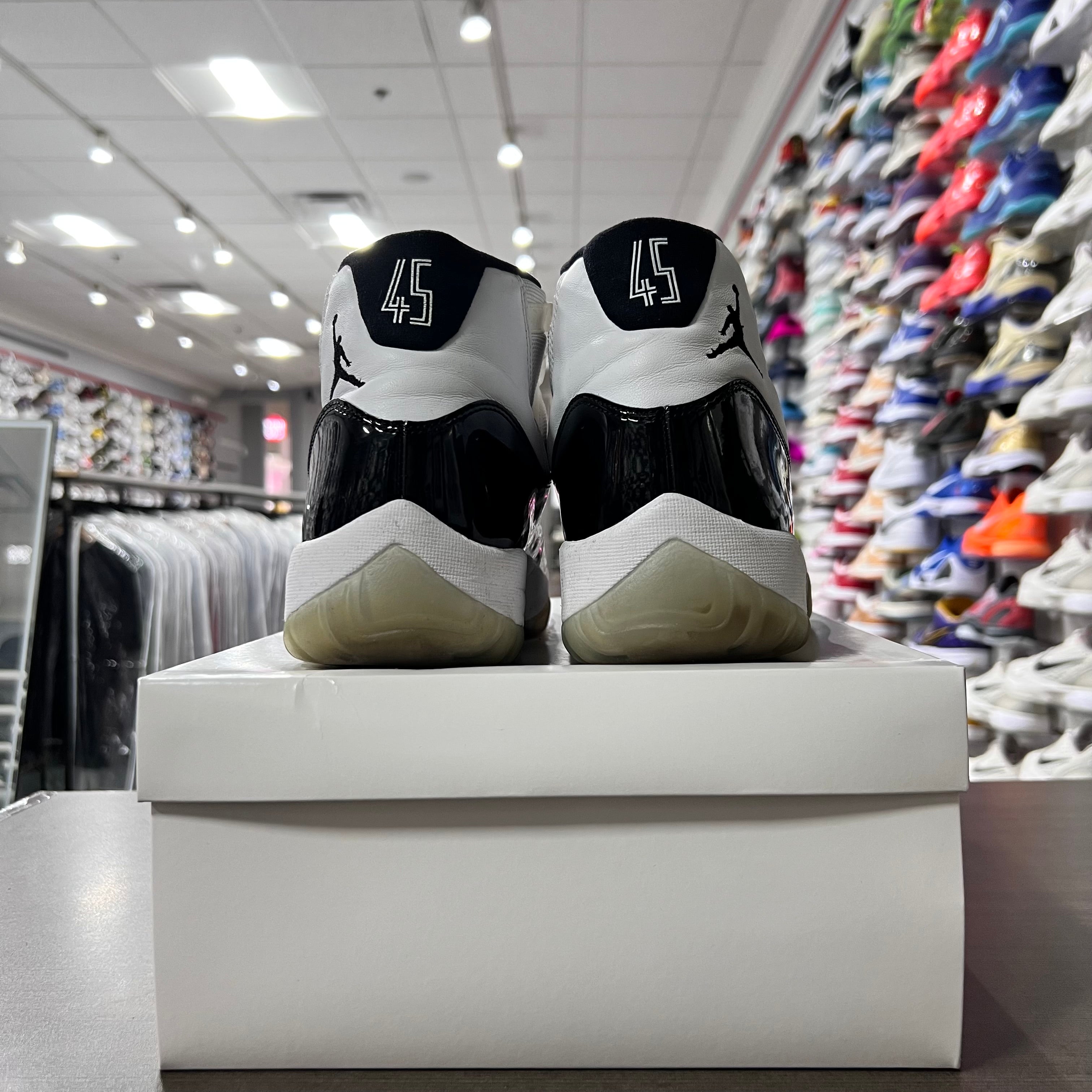 Jordan Retro 11 Mens Concord (Lightly Worn)