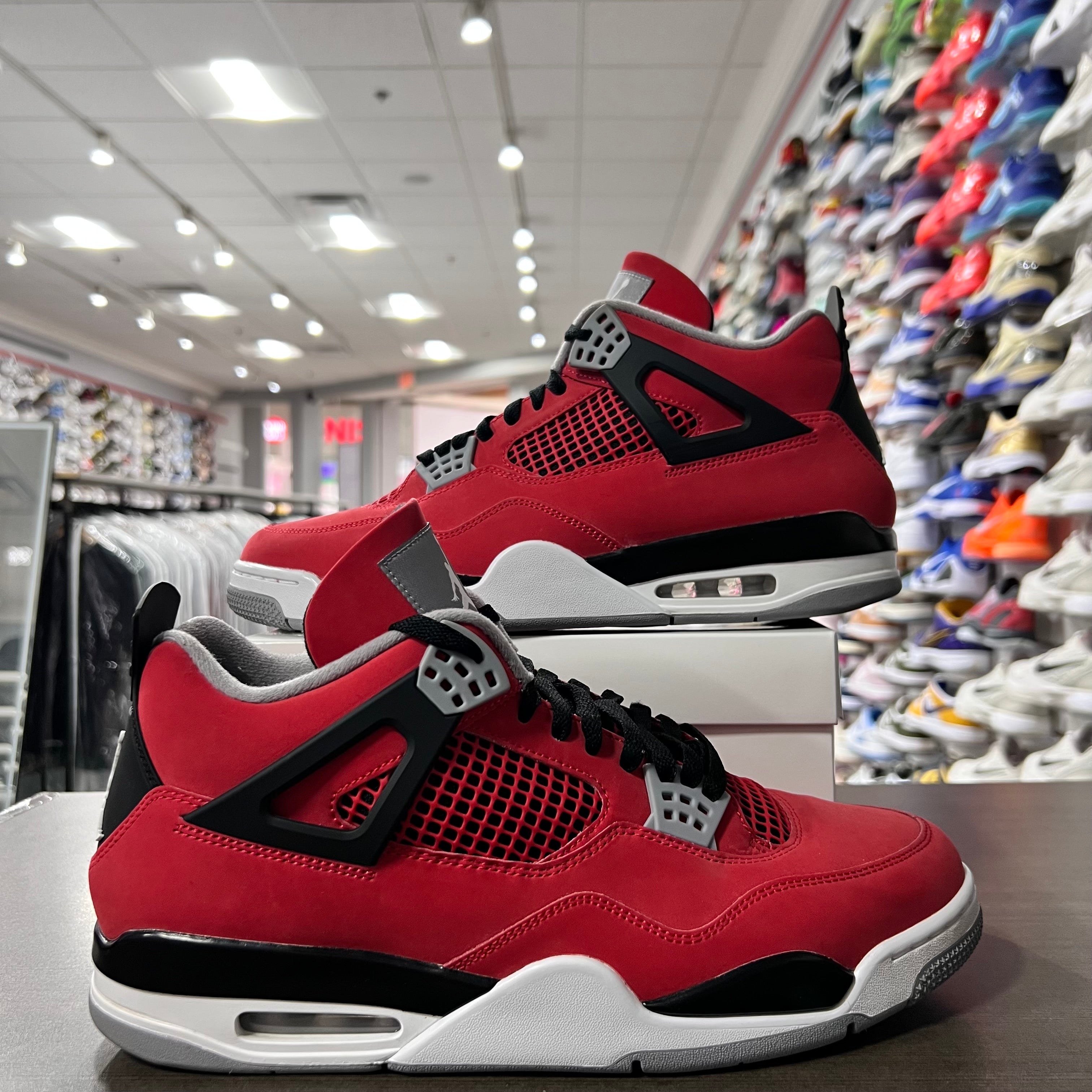 Jordan Retro 4 Mens Toro Bravo (2026)(Lightly Worn+Replacement Box)