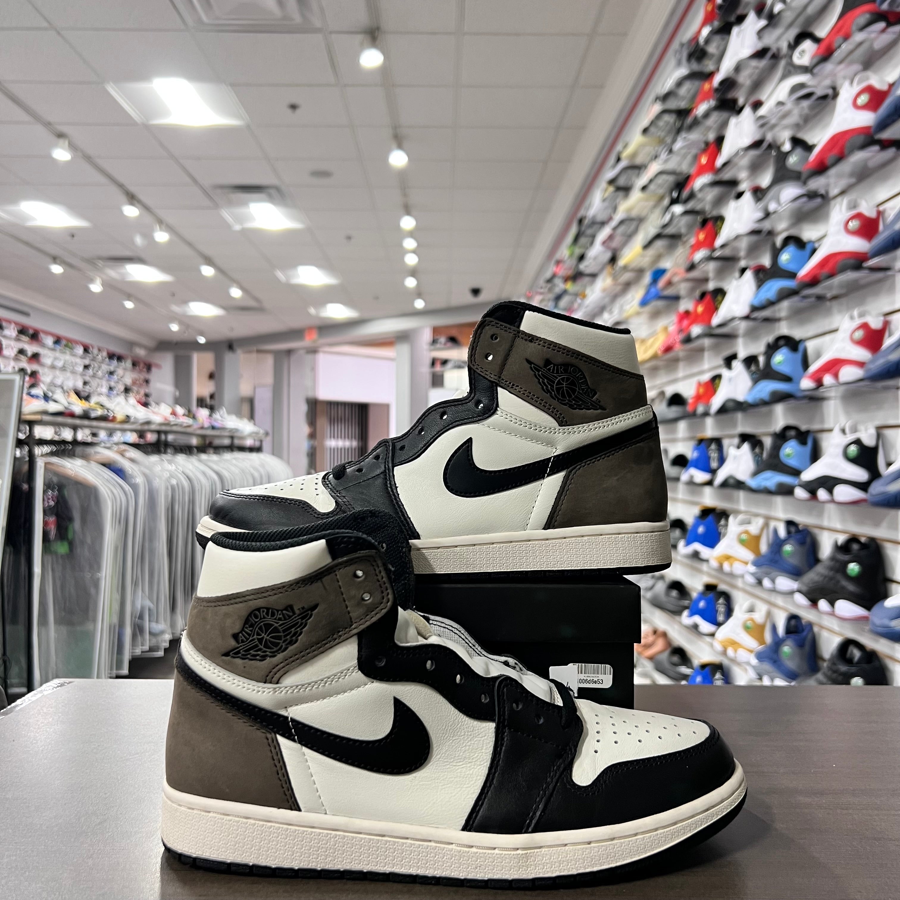 Jordan Retro 1 High Og Mens Mocha (Lightly Worn)