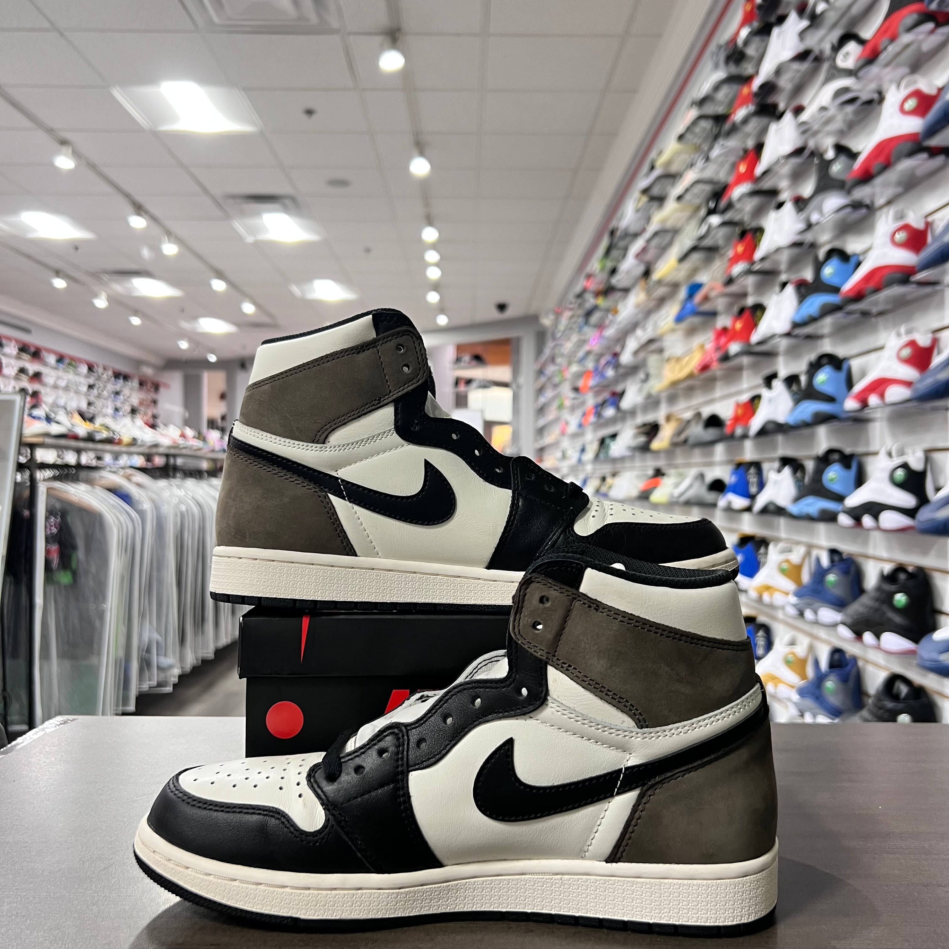 Jordan Retro 1 High Og Mens Mocha (Lightly Worn)