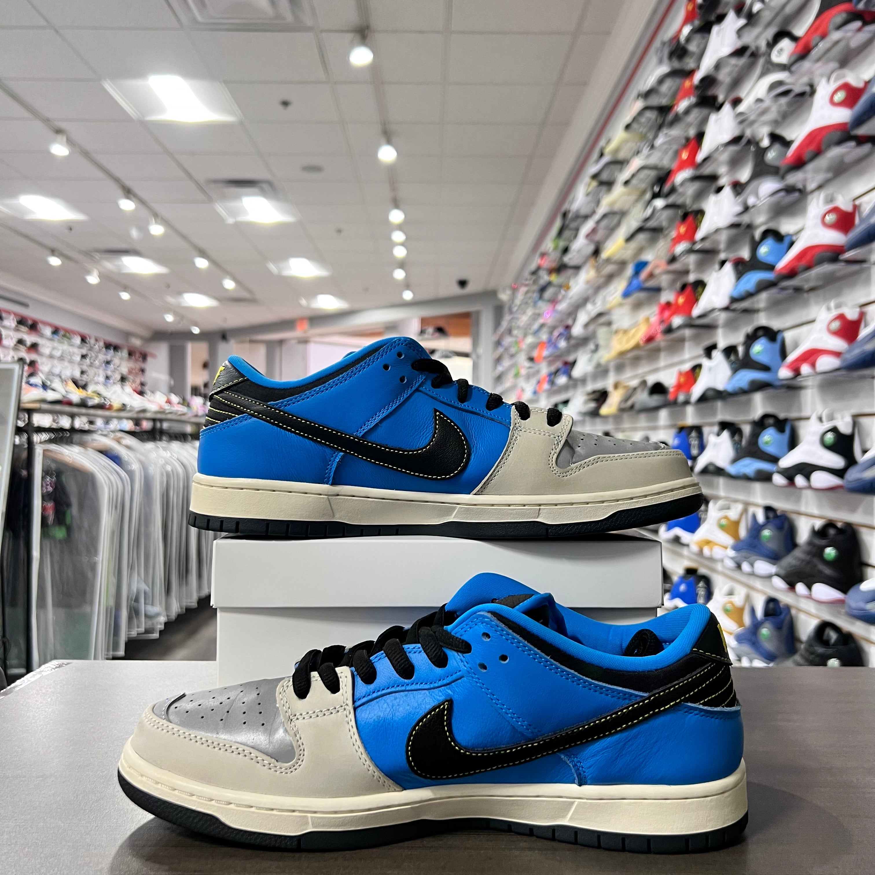 Nike SB Dunk Low Mens Instant Skateboards (Lightly Worn + Replacement Box)