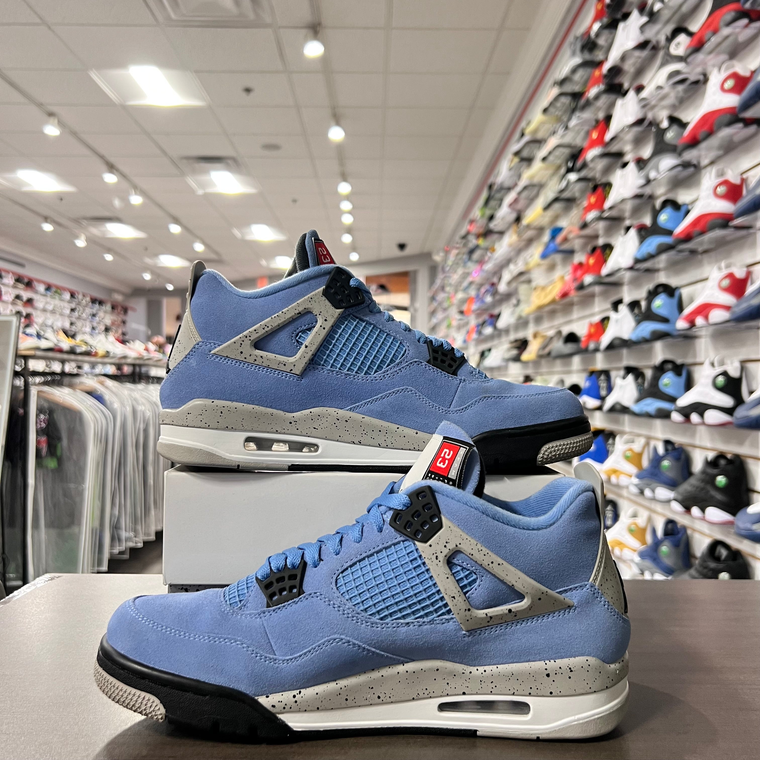 Jordan Retro 4 Mens UNC (Lightly Worn)