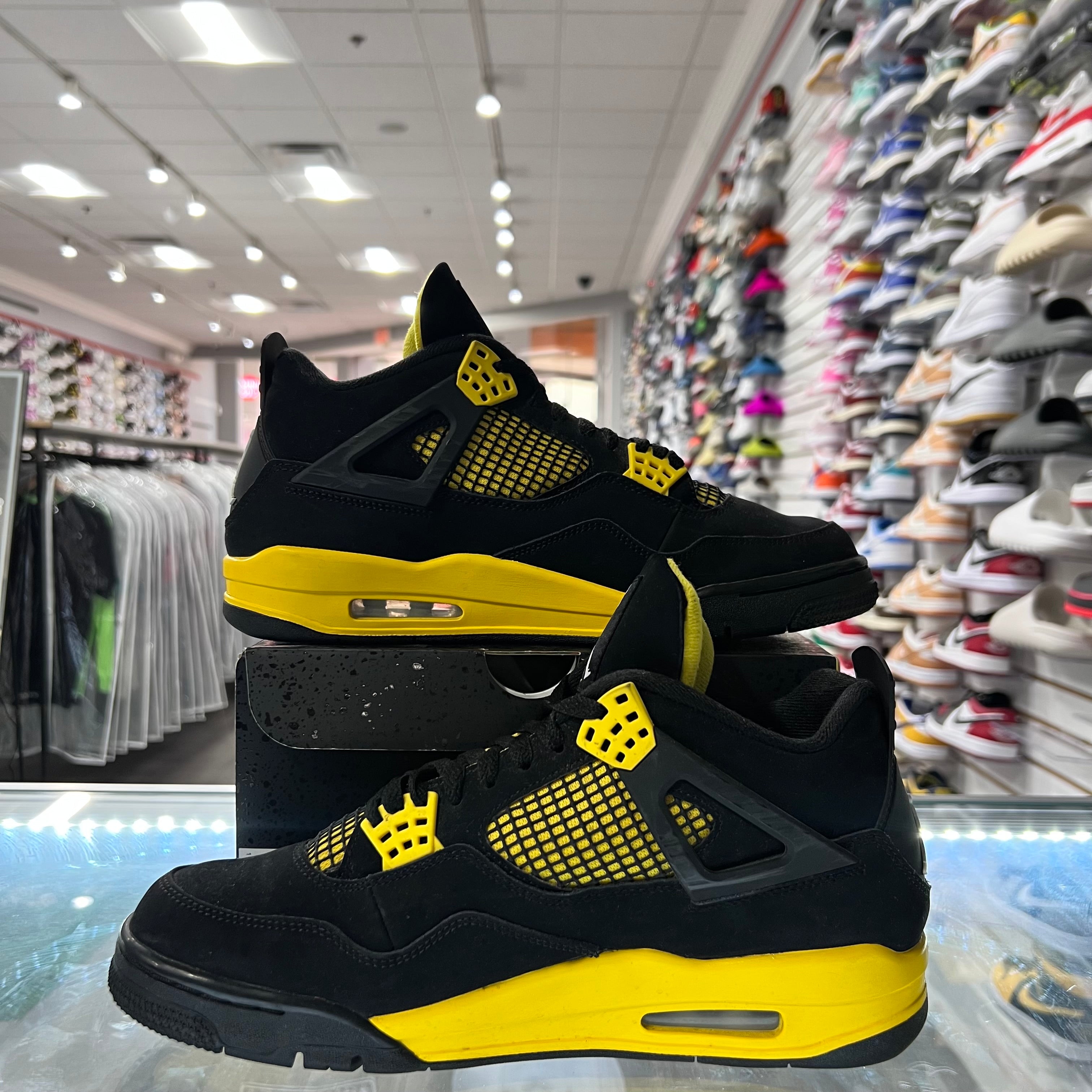 Jordan Retro 4 Mens Thunder (Lightly Worn)