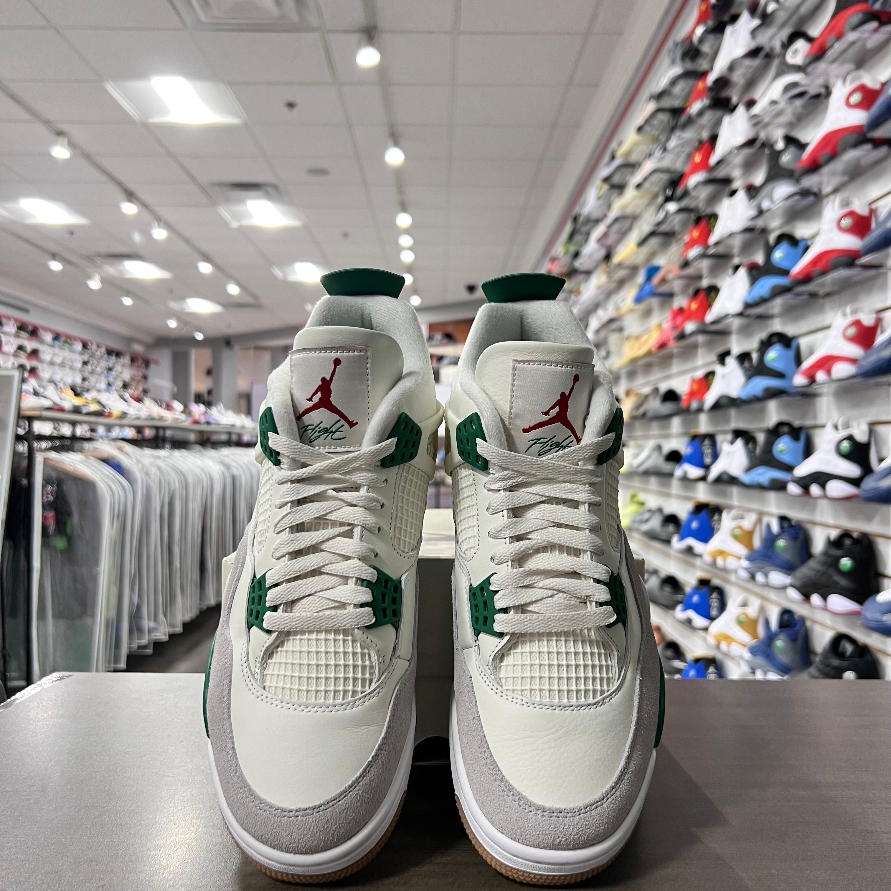 Jordan Retro 4 Mens Pine Green SB (Lightly Worn)