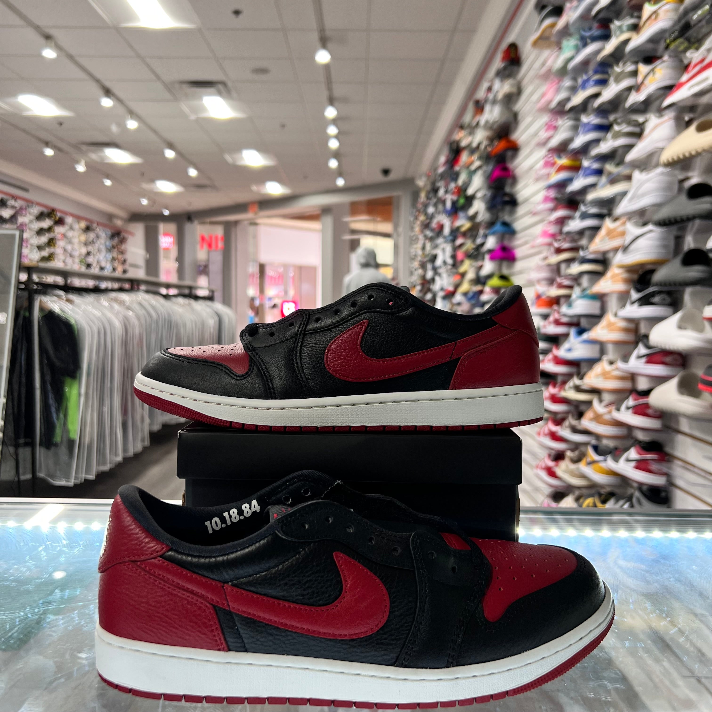 Jordan Retro 1 Low Banned (Lightly Worn)
