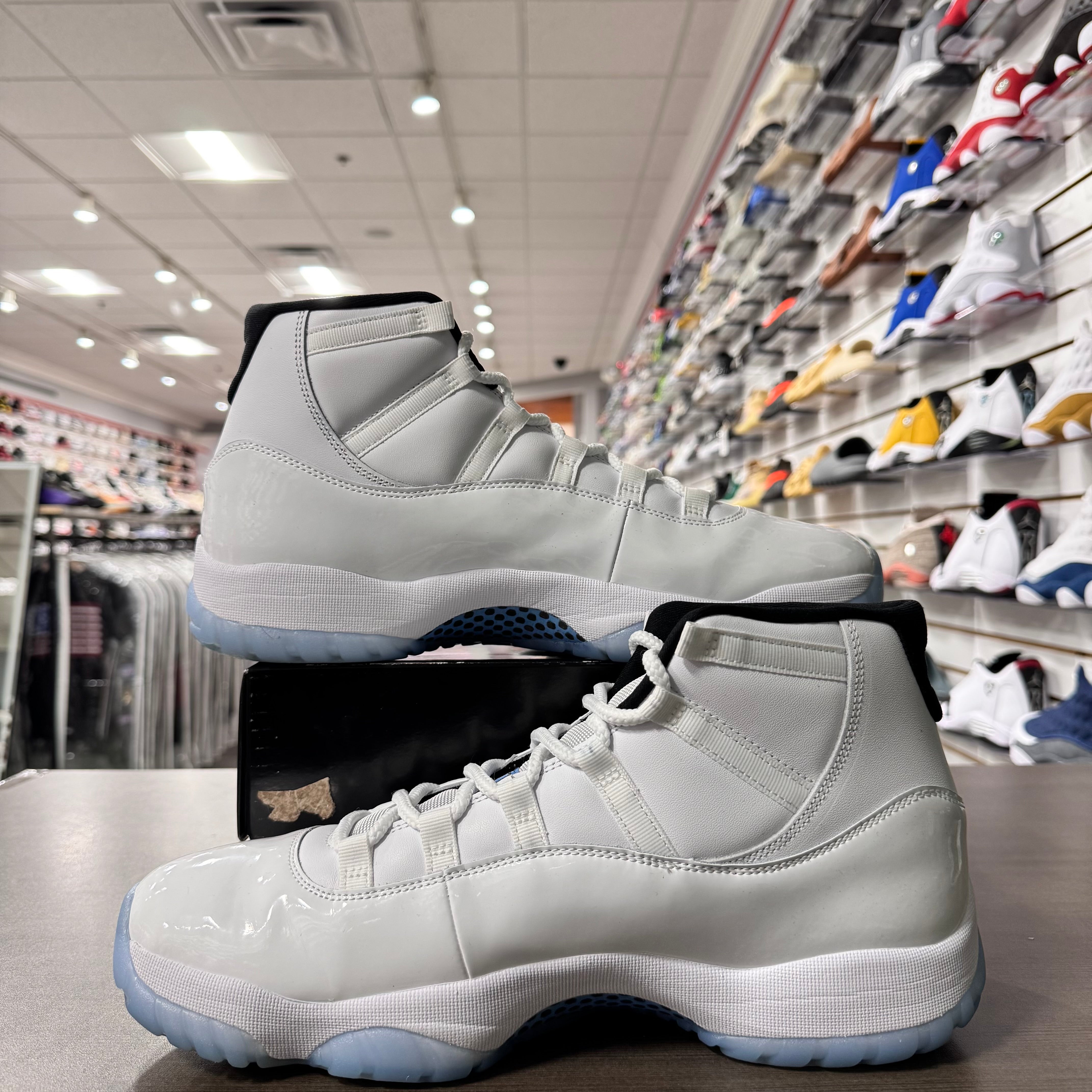 Jordan Retro 11 Mens Legend Blue (Lightly Worn)