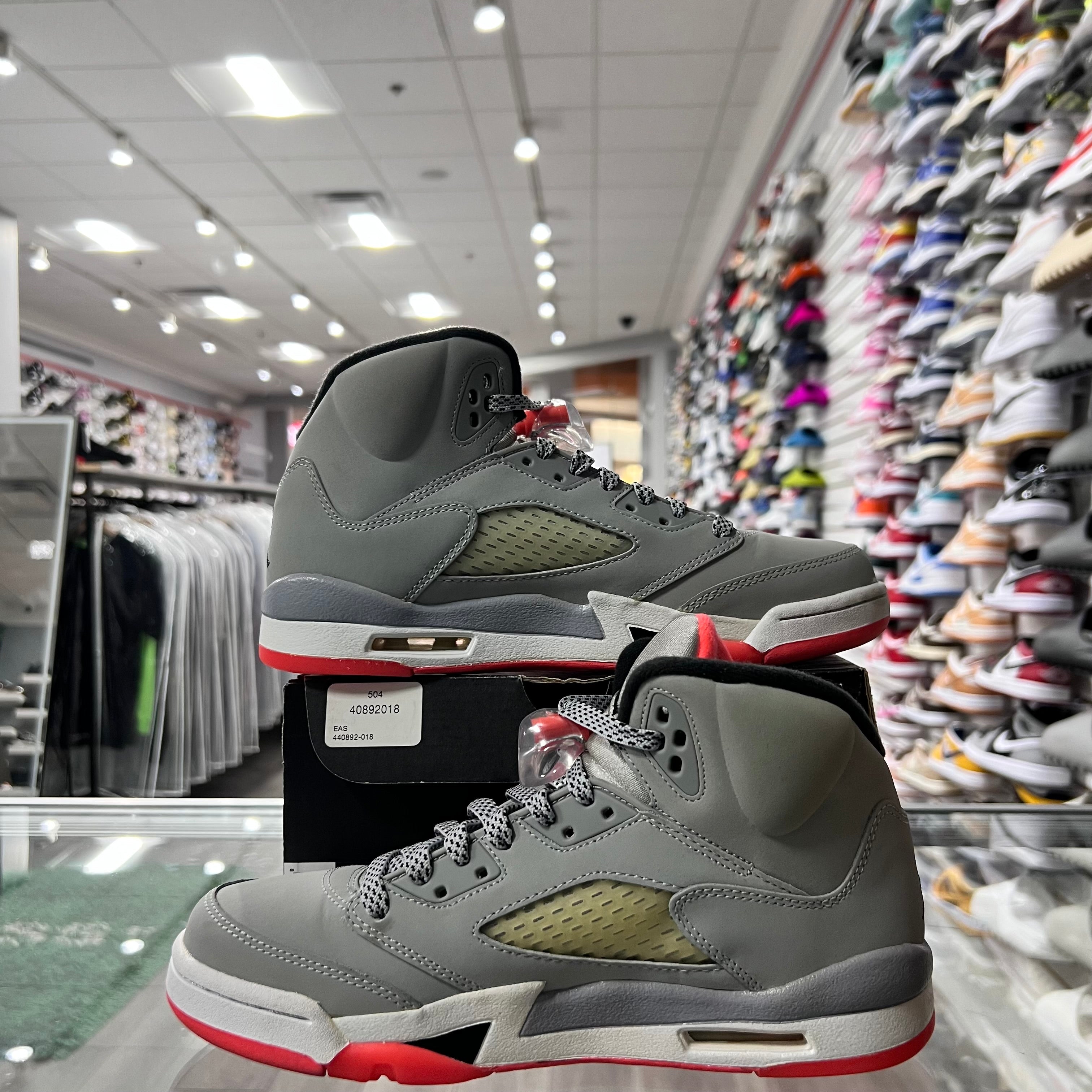Jordan Retro 5 Gs Hot Lava (Lightly Worn)