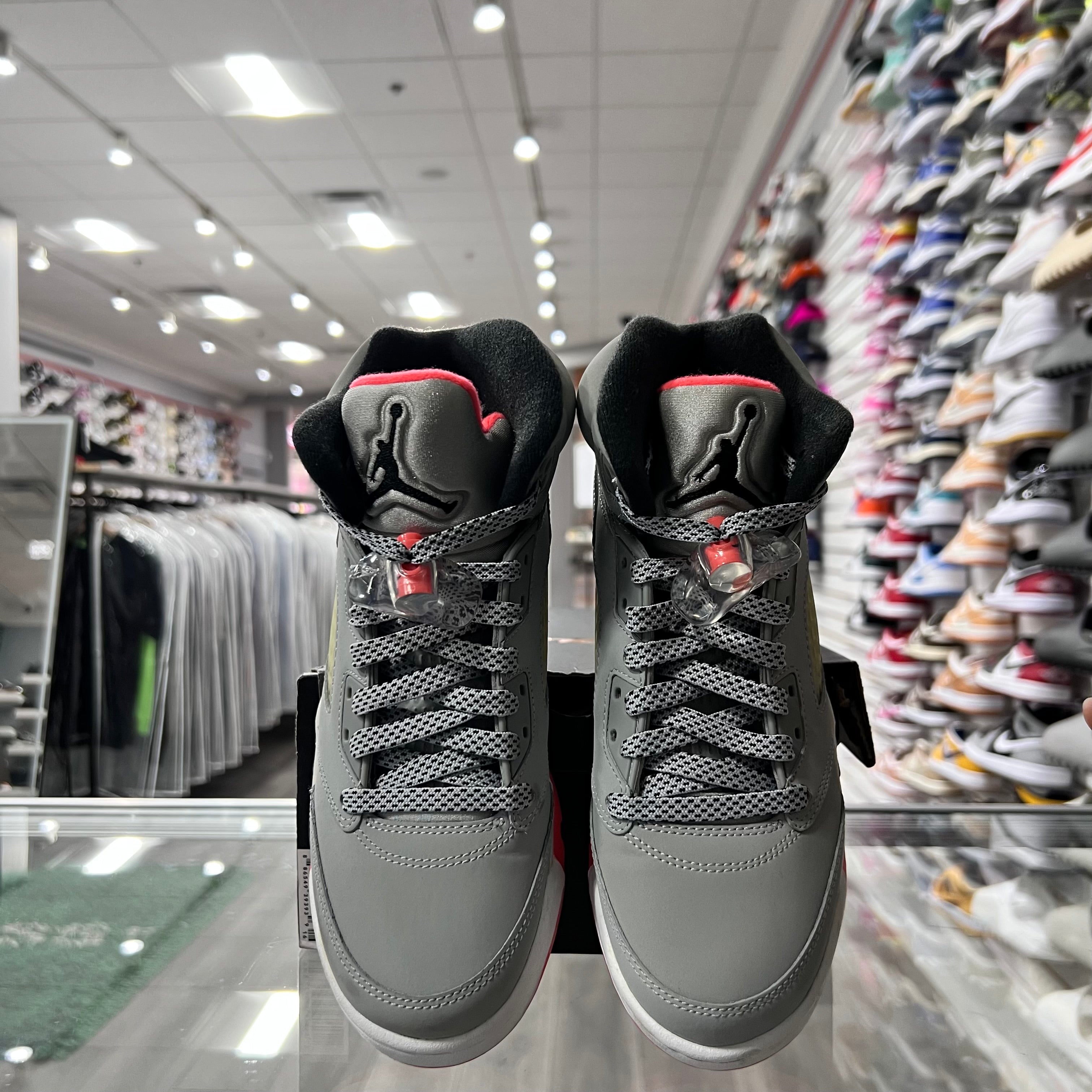 Jordan Retro 5 Gs Hot Lava (Lightly Worn)