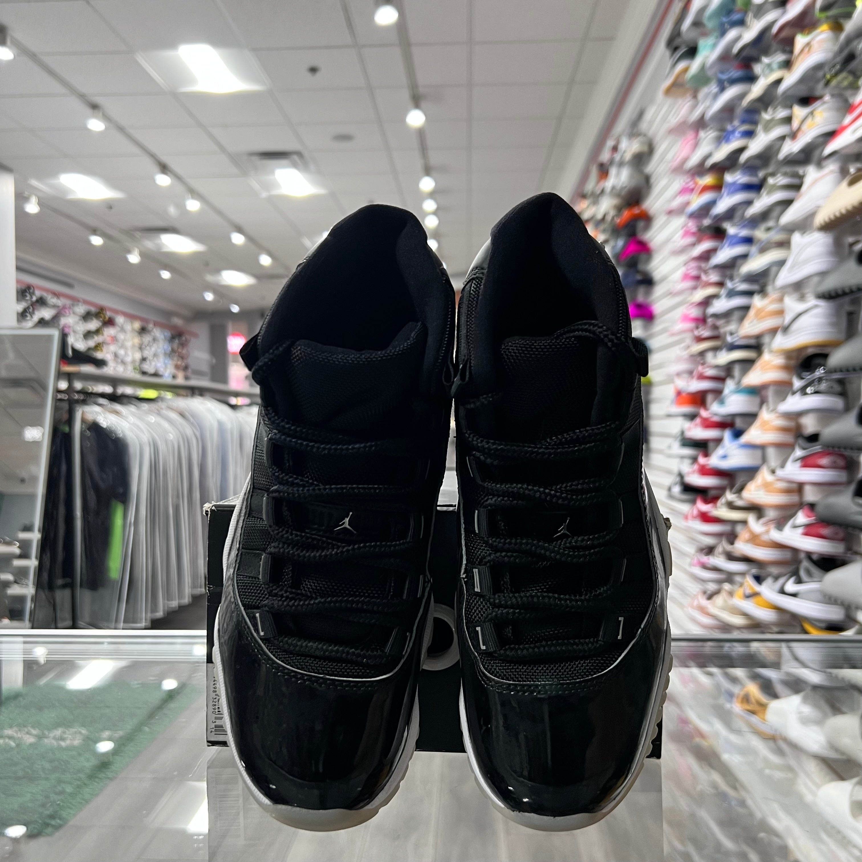 Jordan retro 11 Mens Jubilee (Lightly Worn)