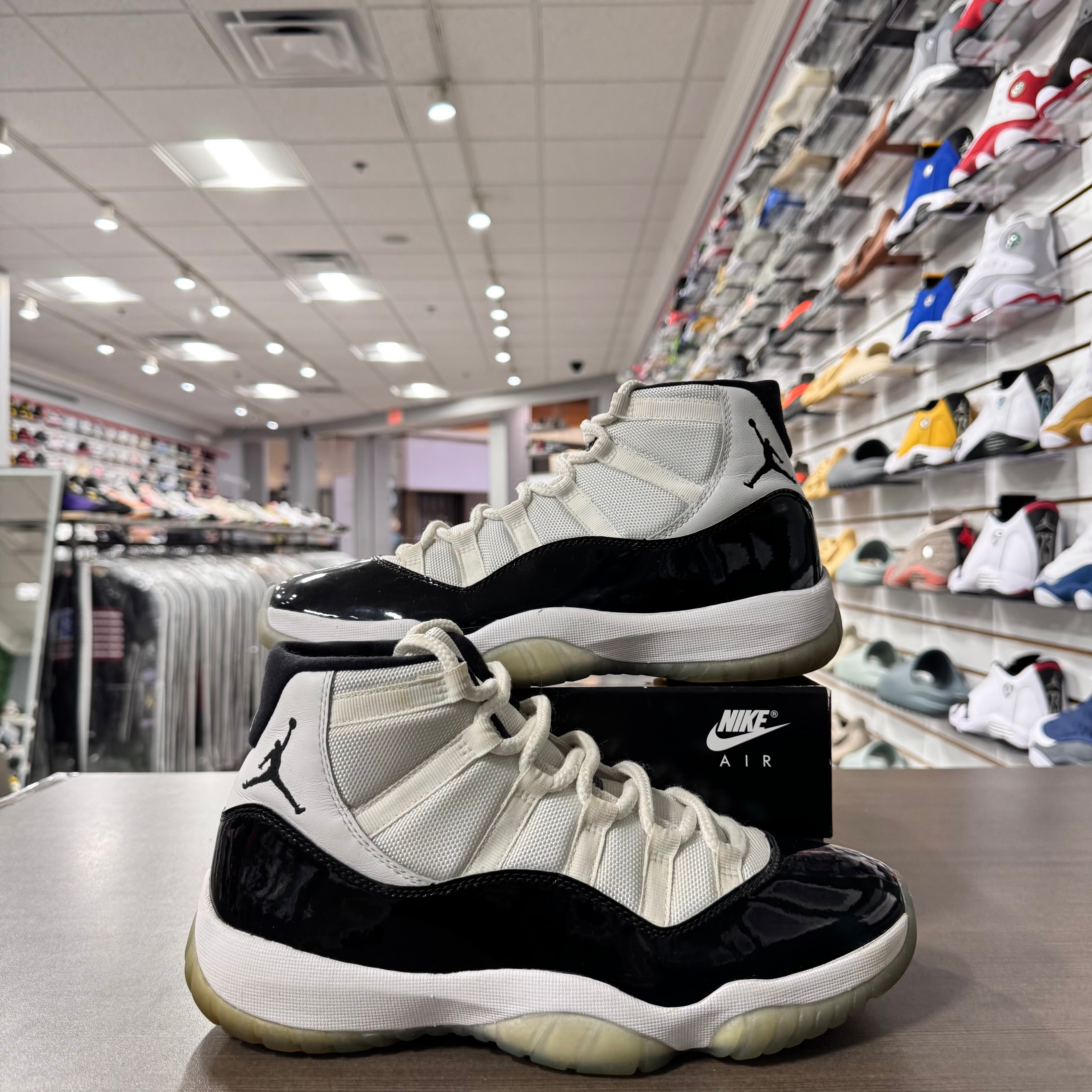 Jordan Retro 11 Mens Concord (Lightly Worn)