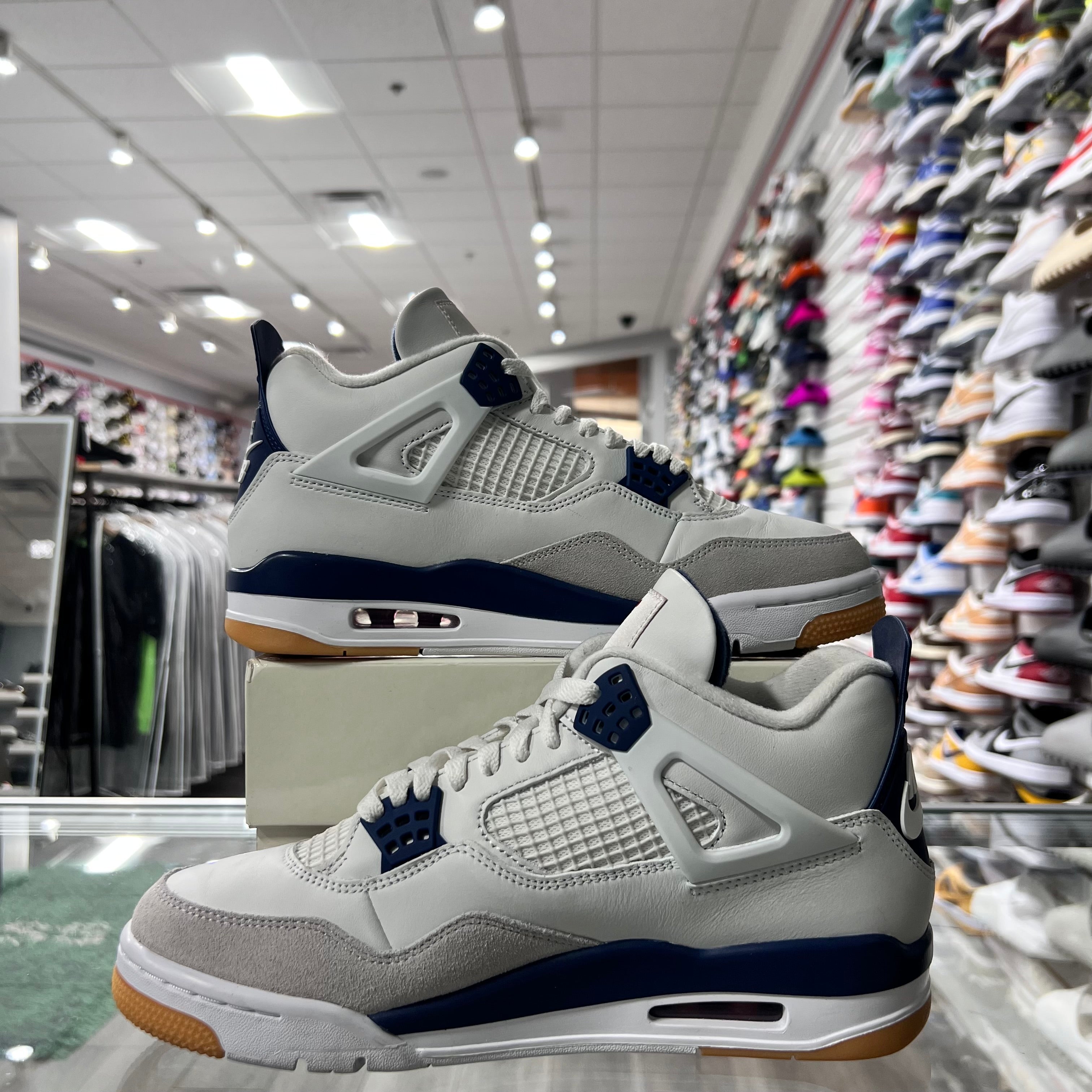 Jordan Retro 4 SB Mens Navy (Lightly Worn)