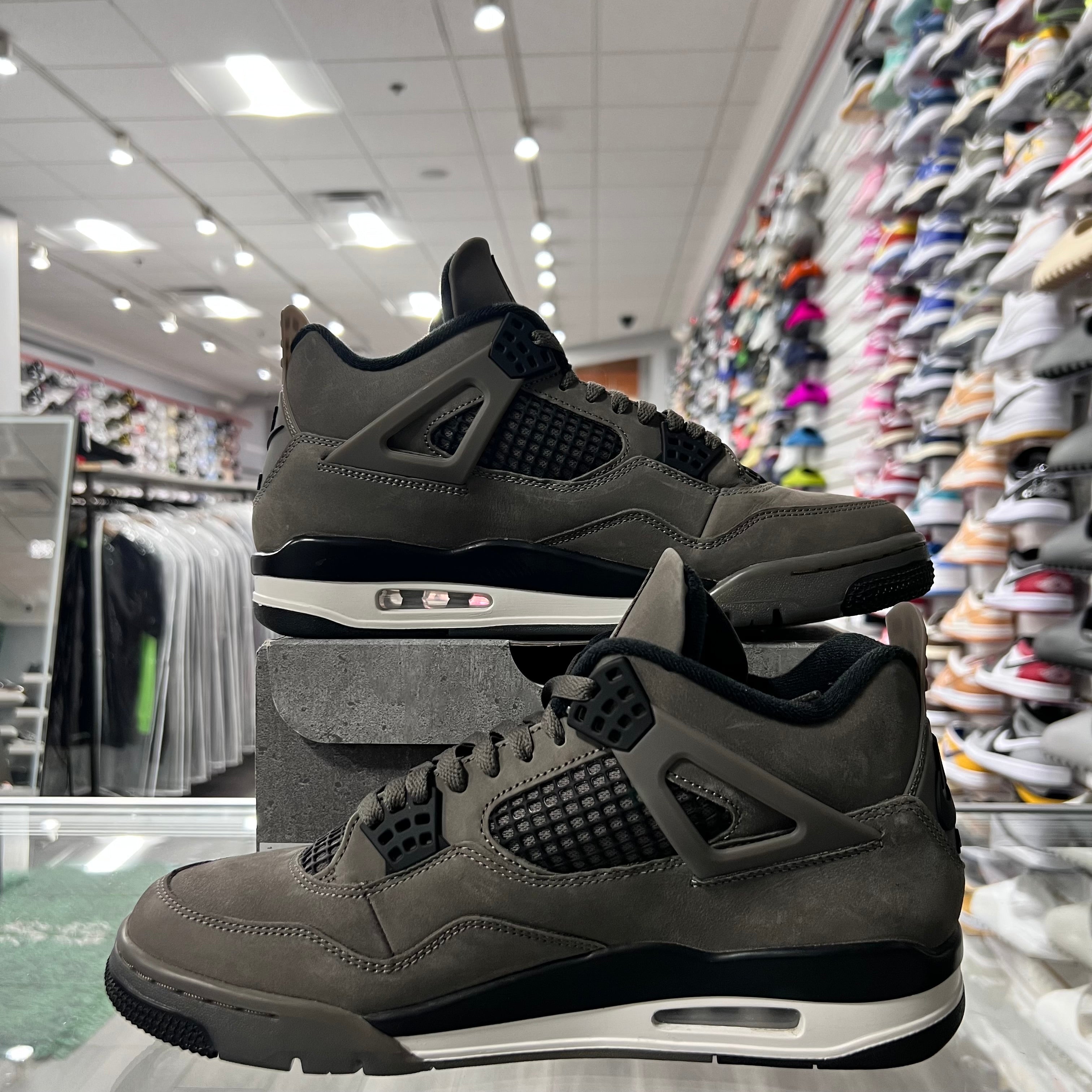 Jordan Retro 4 Mens Cave Stone (Lightly Worn)