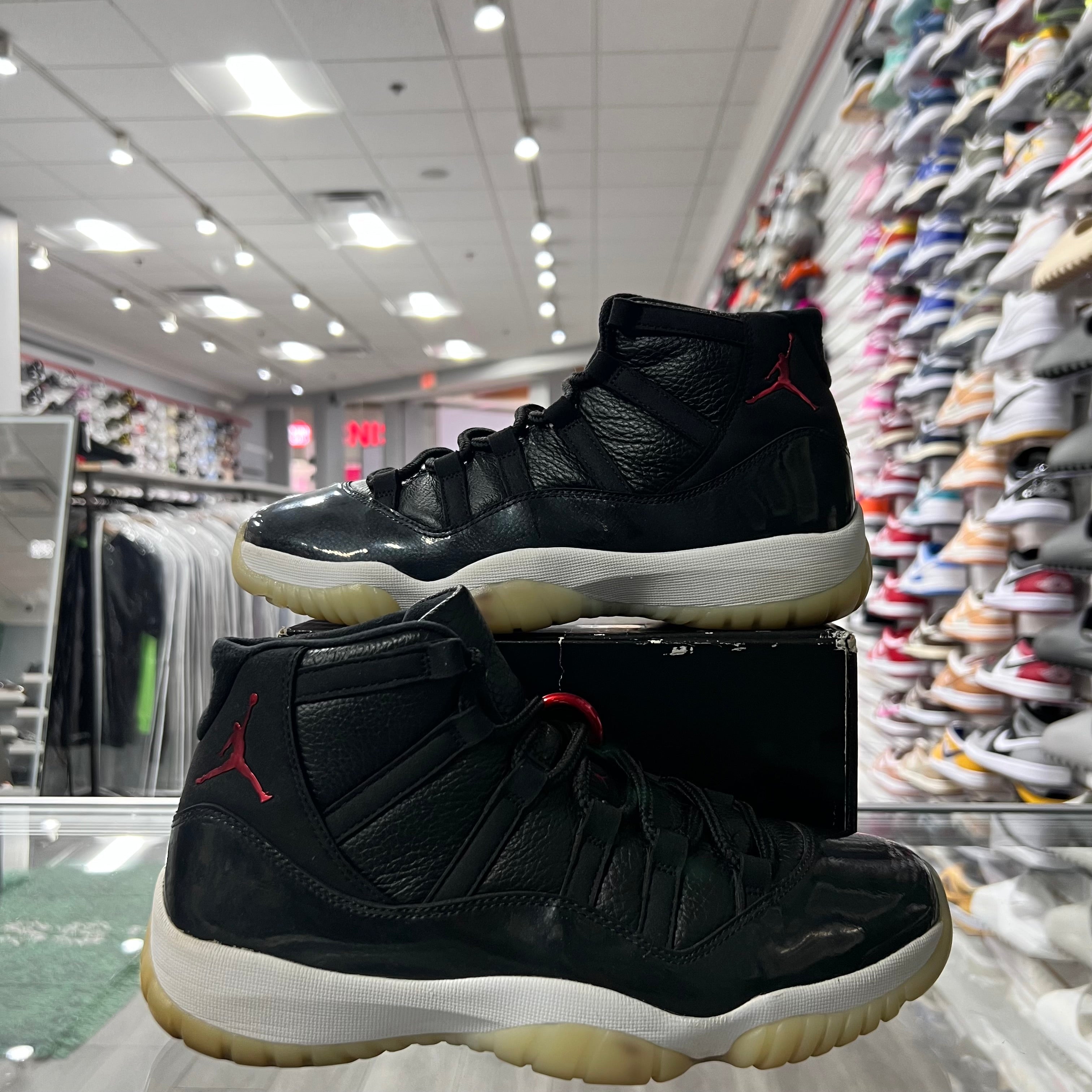 Jordan Retro 11 Mens 72-10 (Lightly Worn)