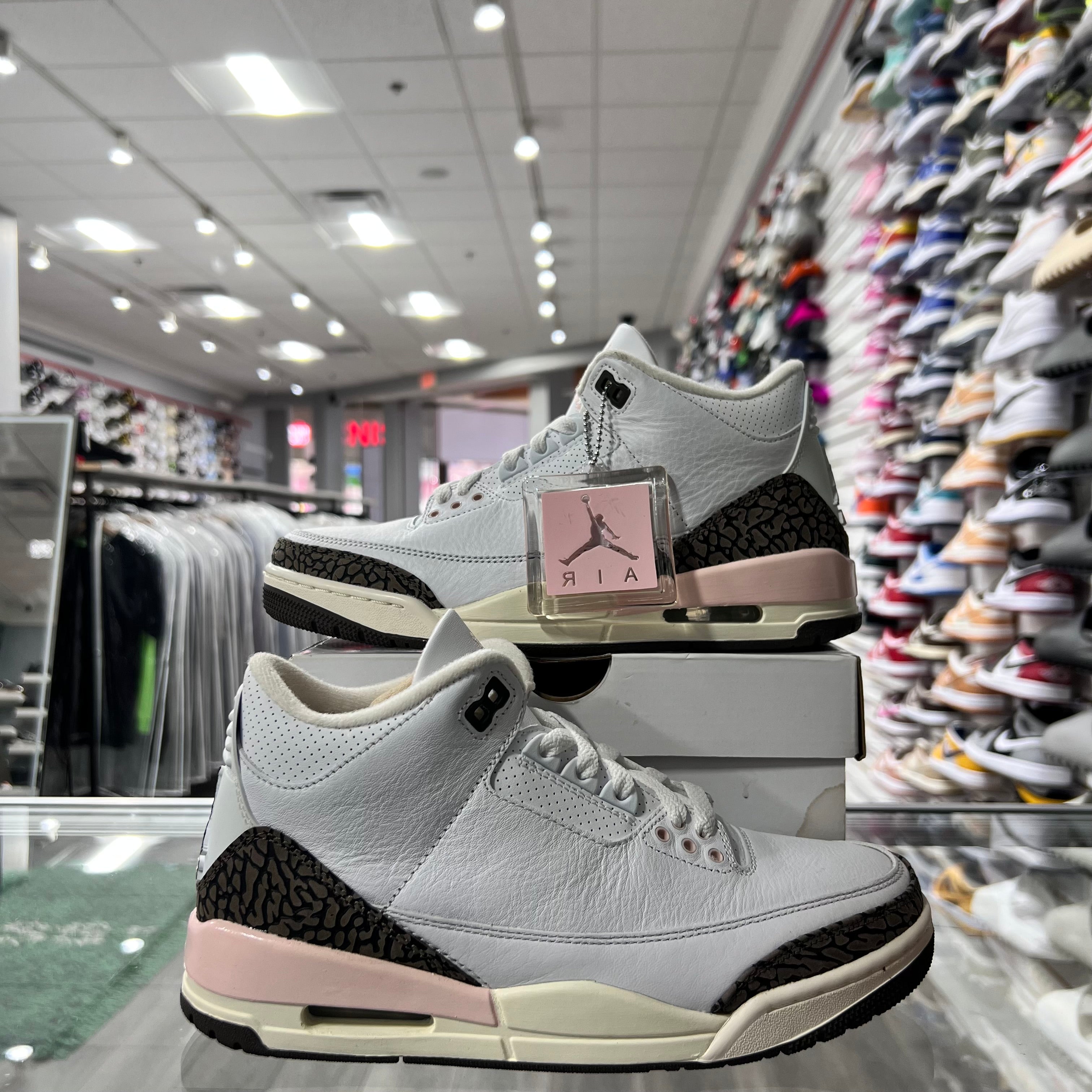 Jordan Retro3 Womens Neapolitan Dark Mocha (Lightly Worn)