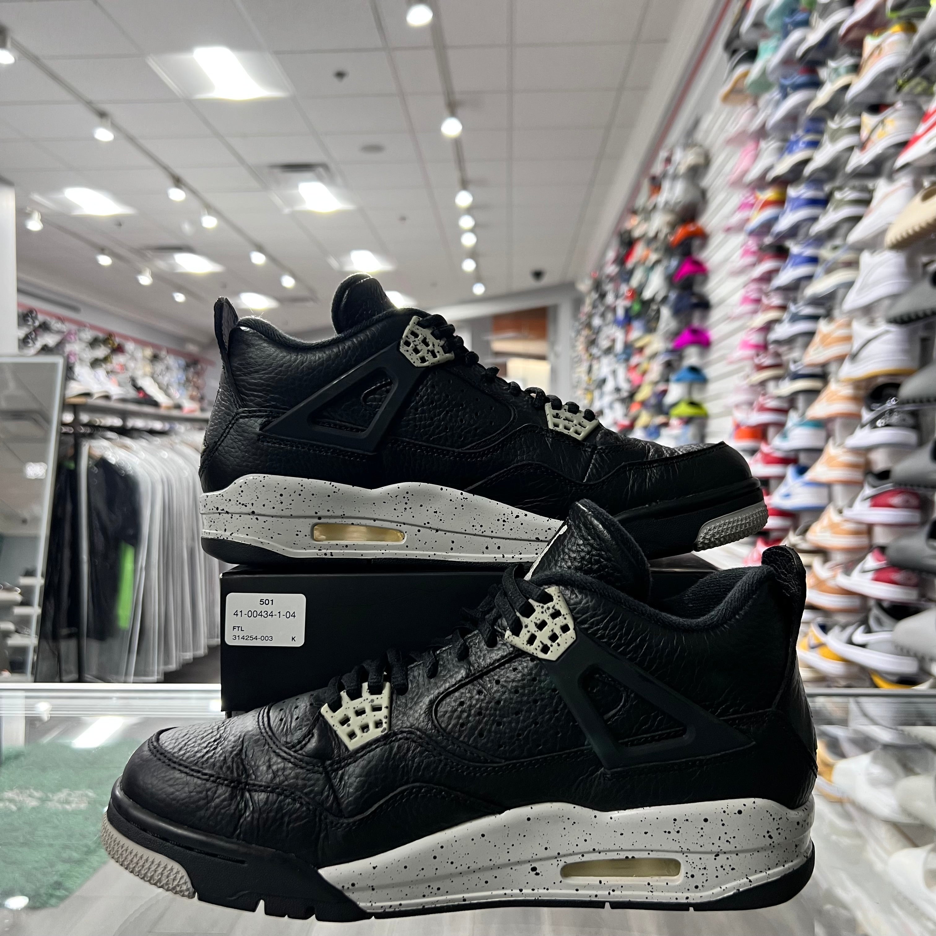 Jordan Retro 4 Mens Oreo (Lightly Worn)