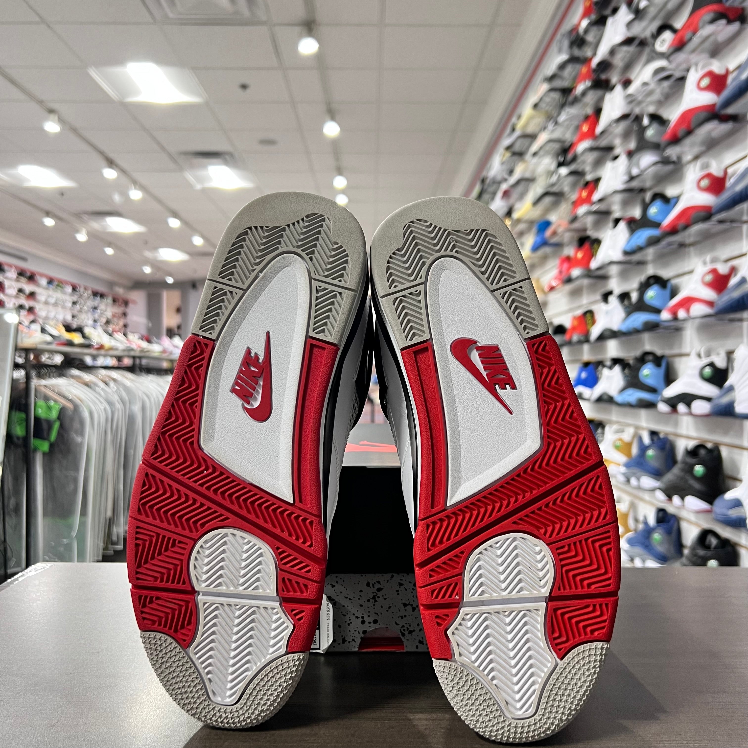 Jordan Retro 4 Mens Fire Red (Lightly Worn)