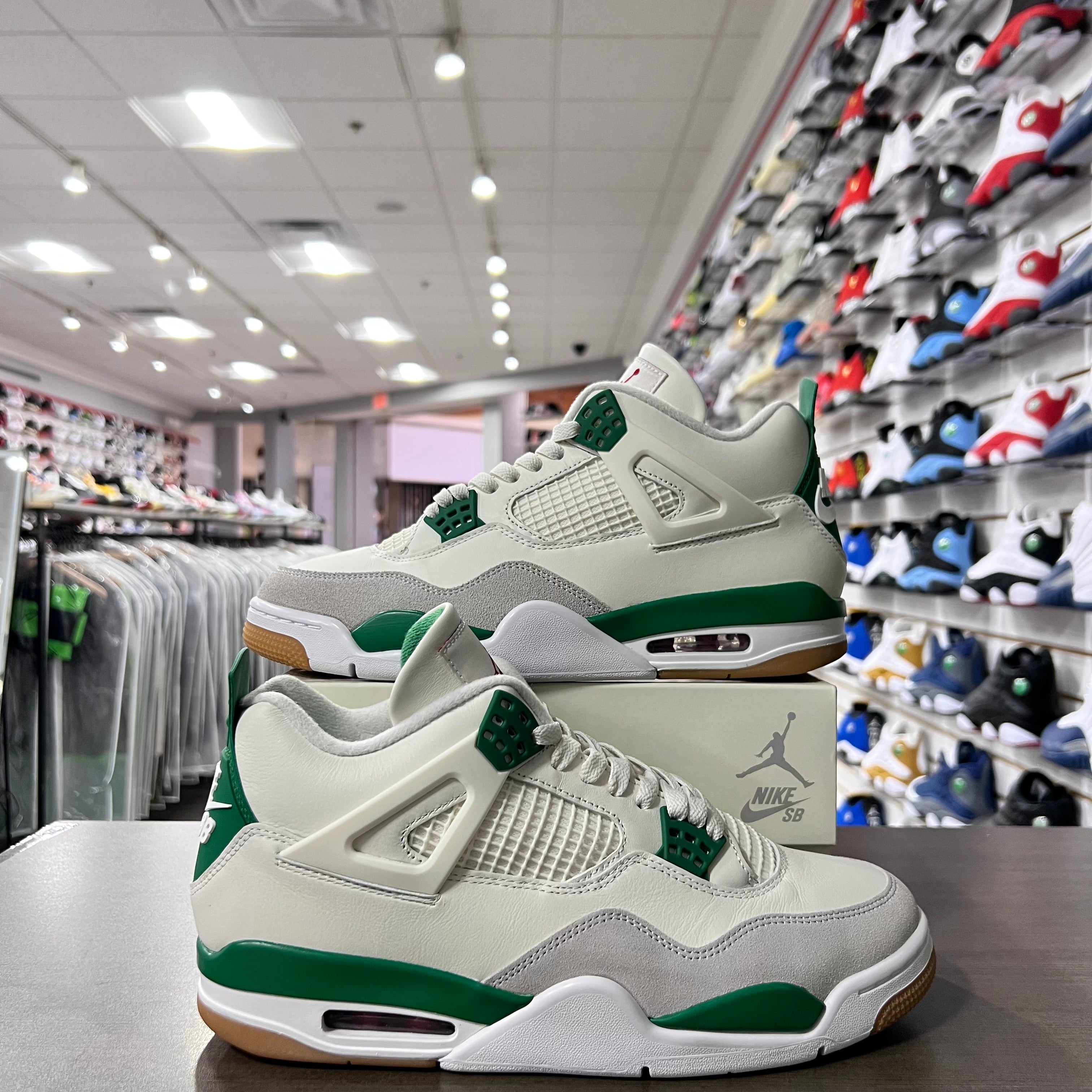 Jordan Retro 4 Mens Pine Green SB (Lightly Worn)