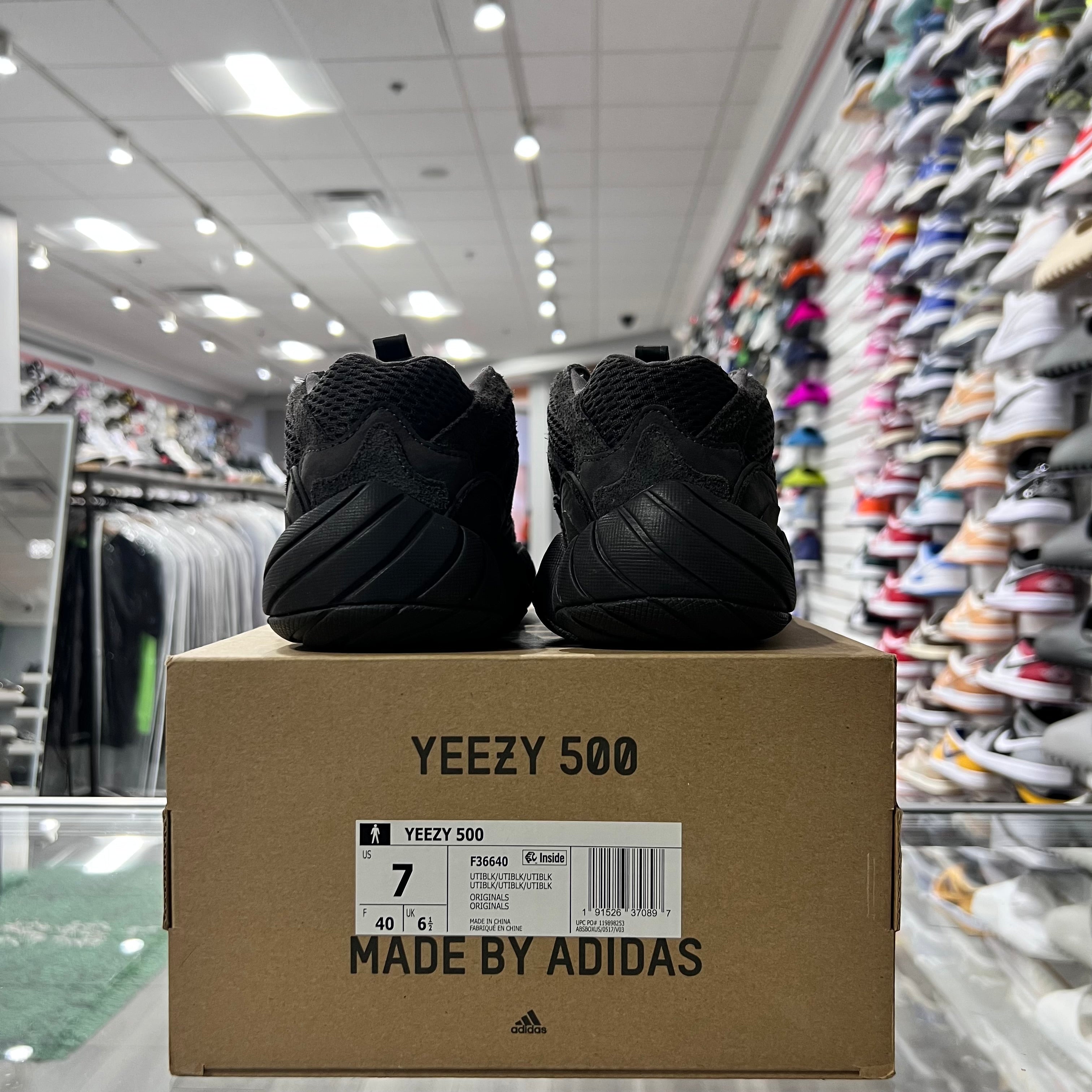 Adidas Yezzy 500 Utility Black (Lightly Worn)