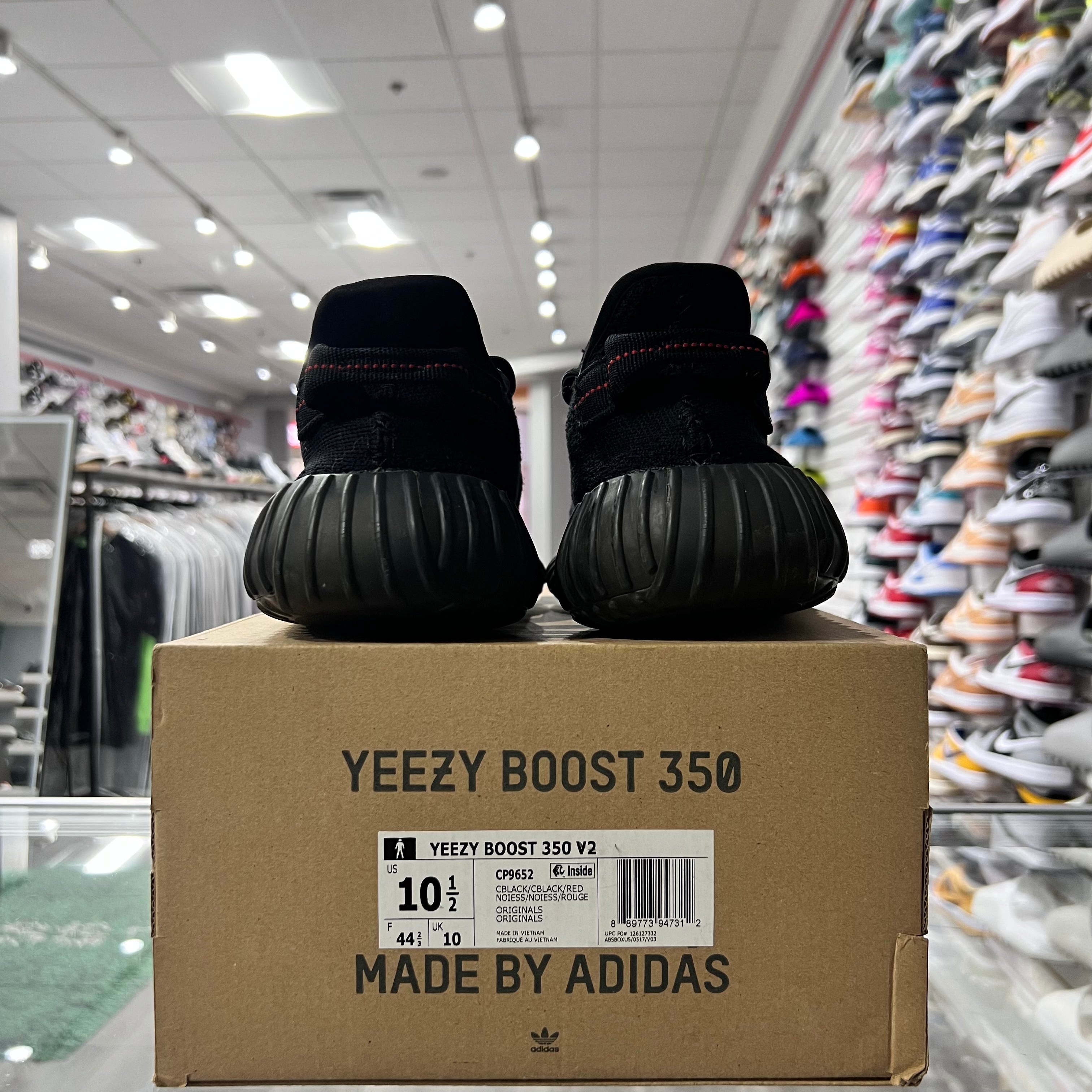 Adidas Yeezy Boost 350 V2 Bred (Lightly Worn+No Insoles)
