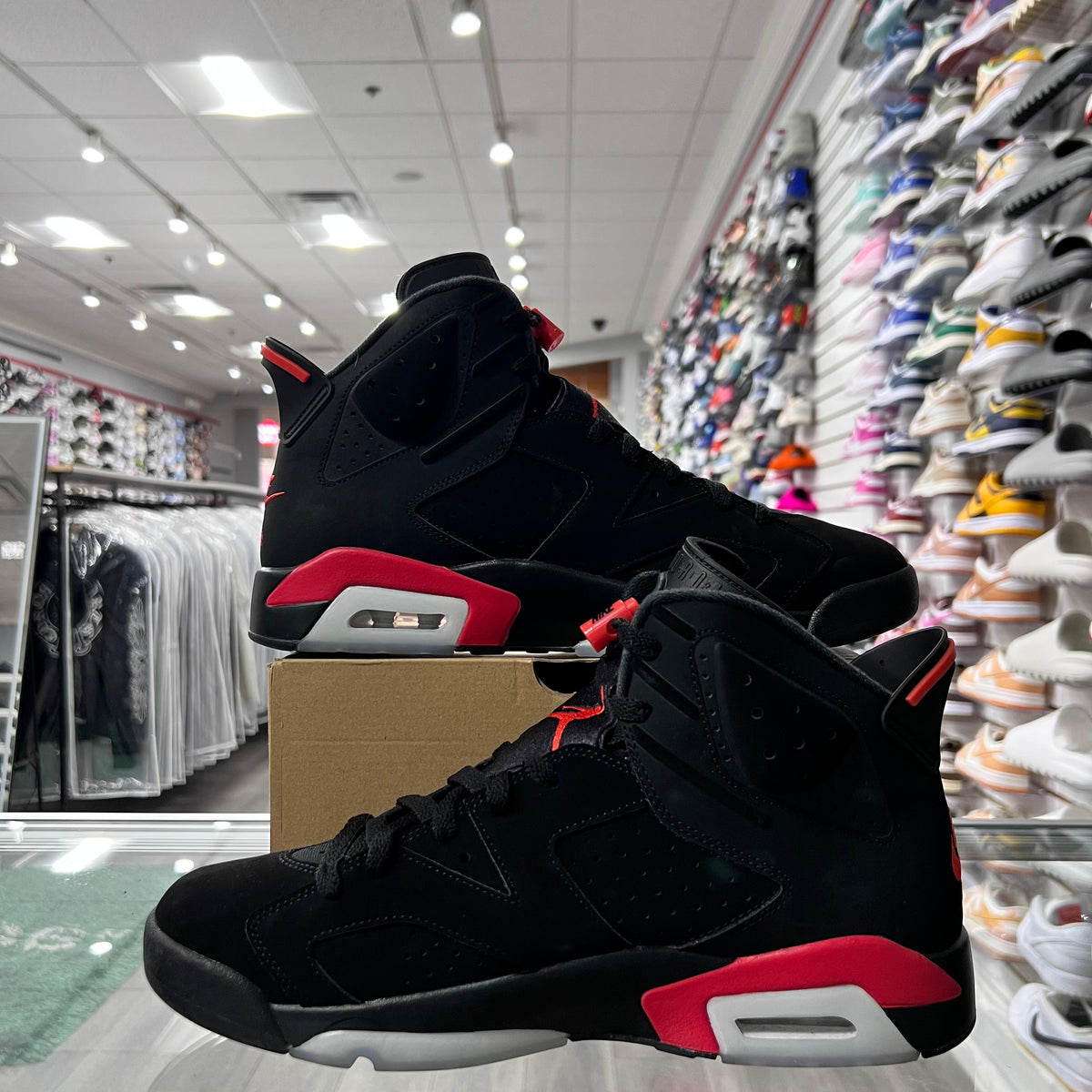 Jordan Retro 6 Mens Infrared Salesman (Lightly Worn)