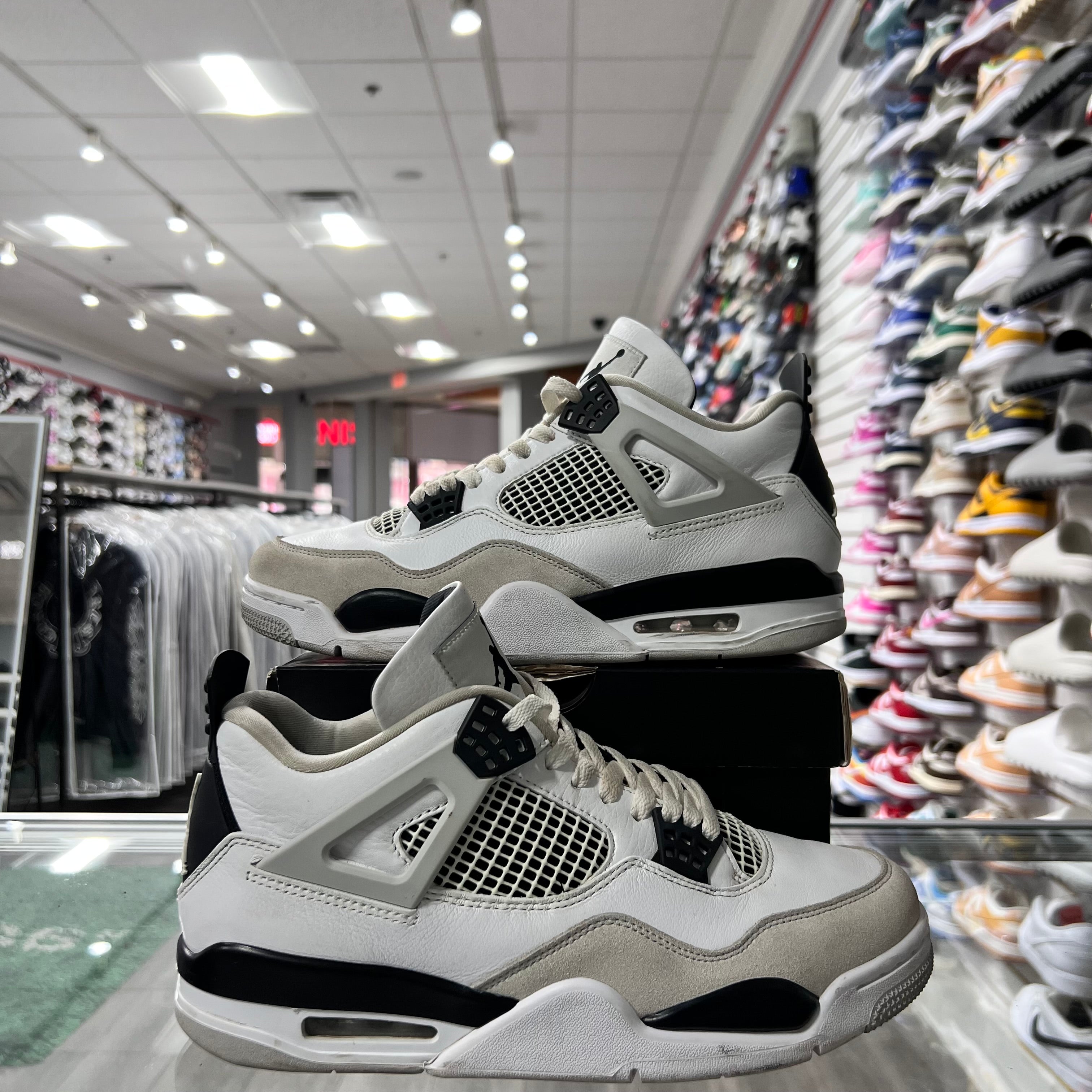 Jordan Retro 4 Mens Military Black (Lightly Worn+Replacement Box)