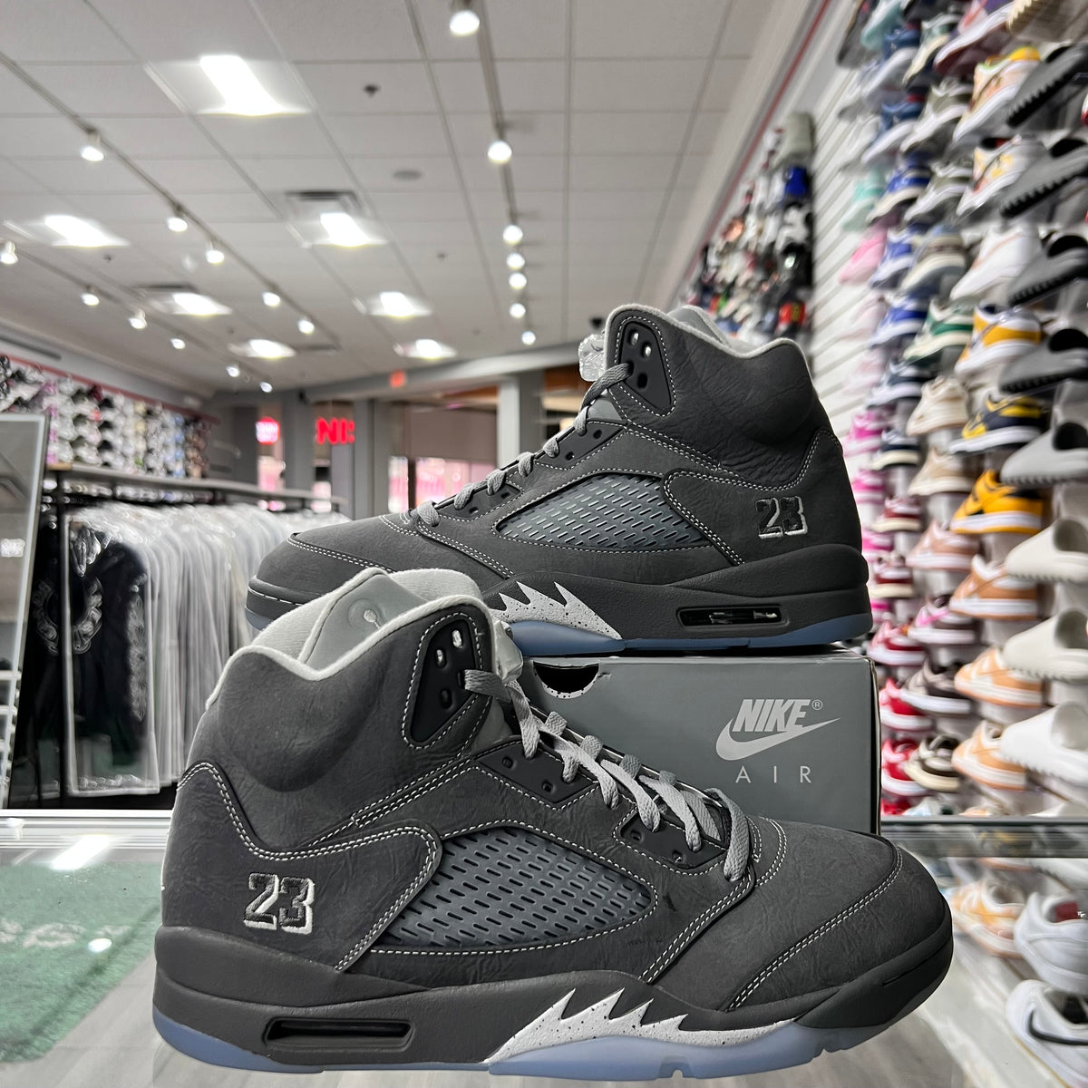 Jordan Retro 5 Mens Wolf Grey (Lightly Worn)